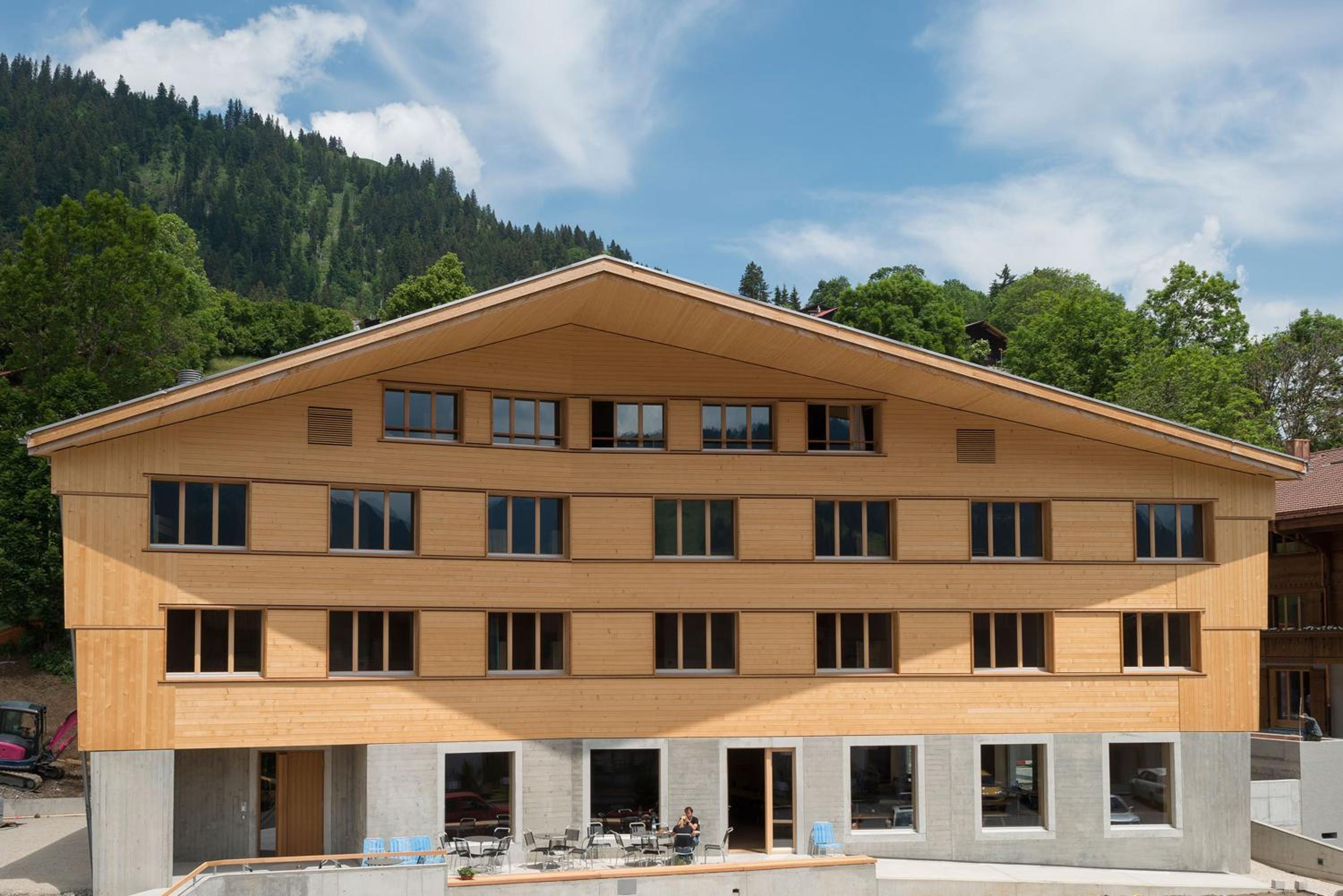 Hotel Saanen Gstaad Youth Hostel - Image 1