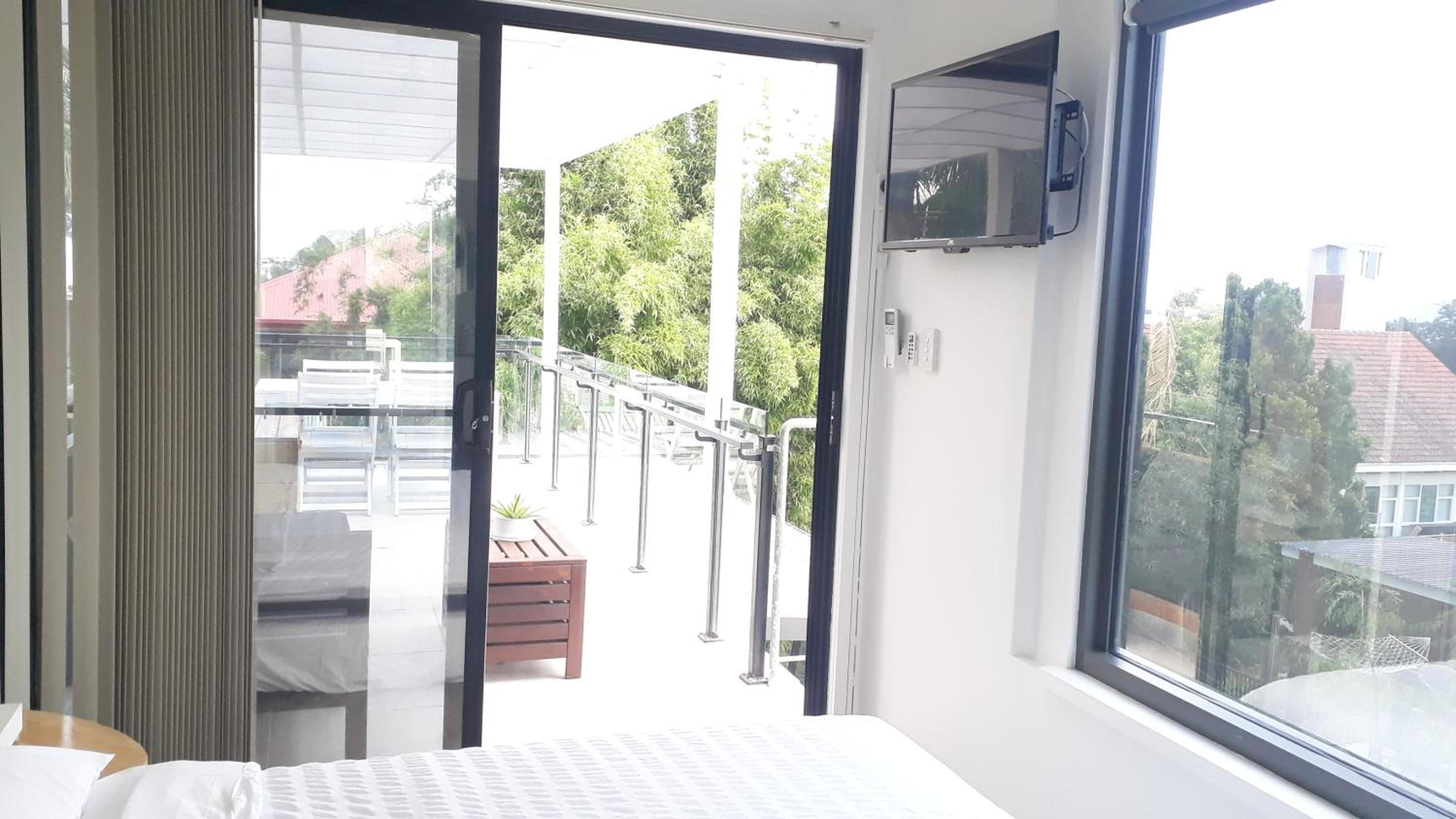 Brisbane Vacations - The Sky House by the bay - Property Image 29