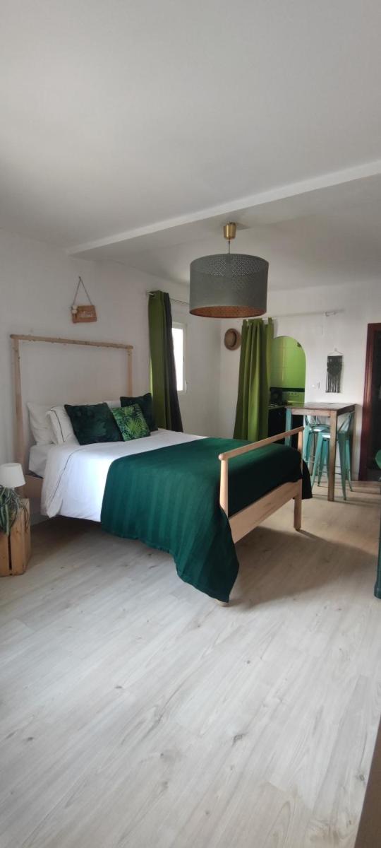Cosy Studio +netflix+24h entry+silent air conditionning photo 2