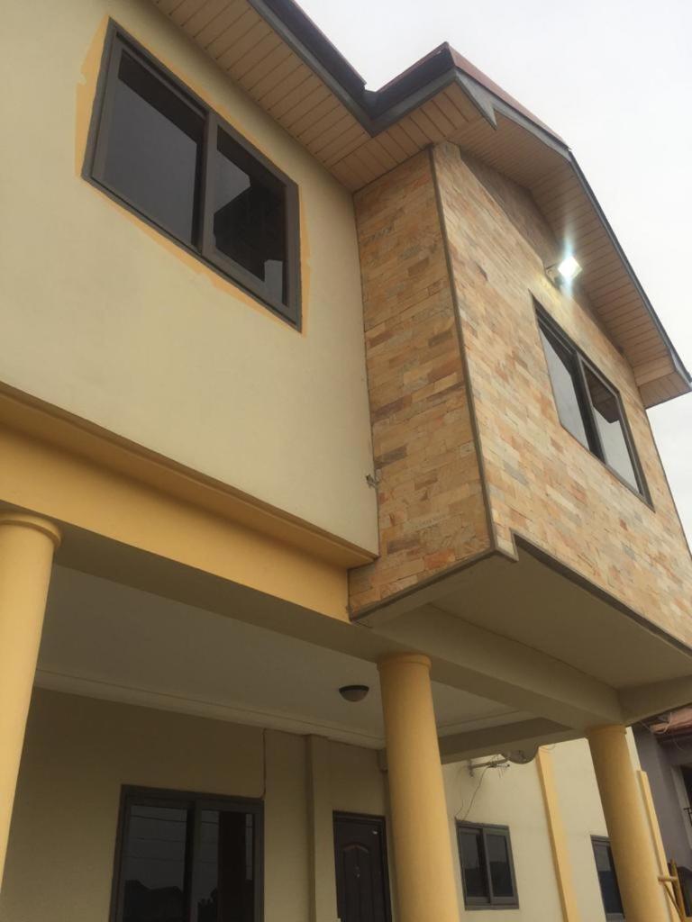 SUCCESS APARTMENTS - 1BEDROOM, Adjiringanor