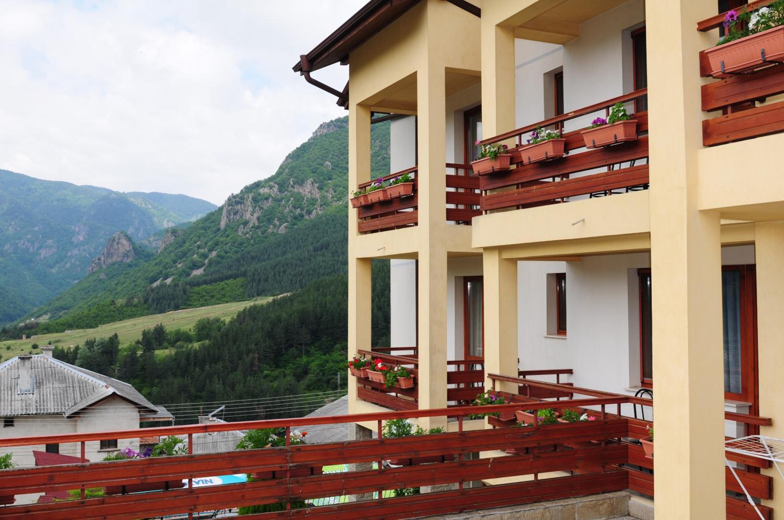 Kris Guest House