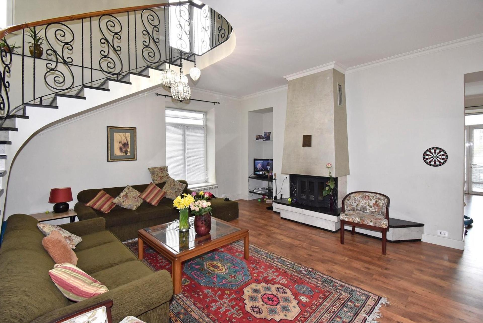 Khanjyan street, 3 bedrooms Duplex, Spacious apartment for rent DXA344
