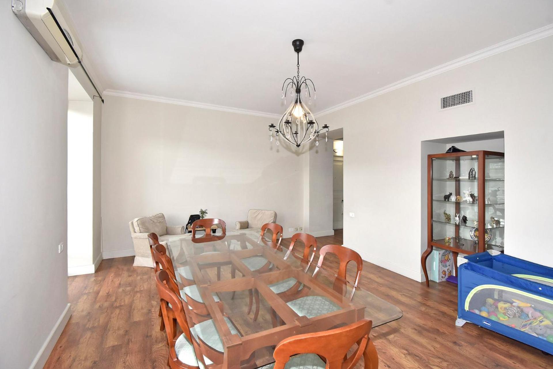 Khanjyan street, 3 bedrooms Duplex, Spacious apartment for rent DXA344