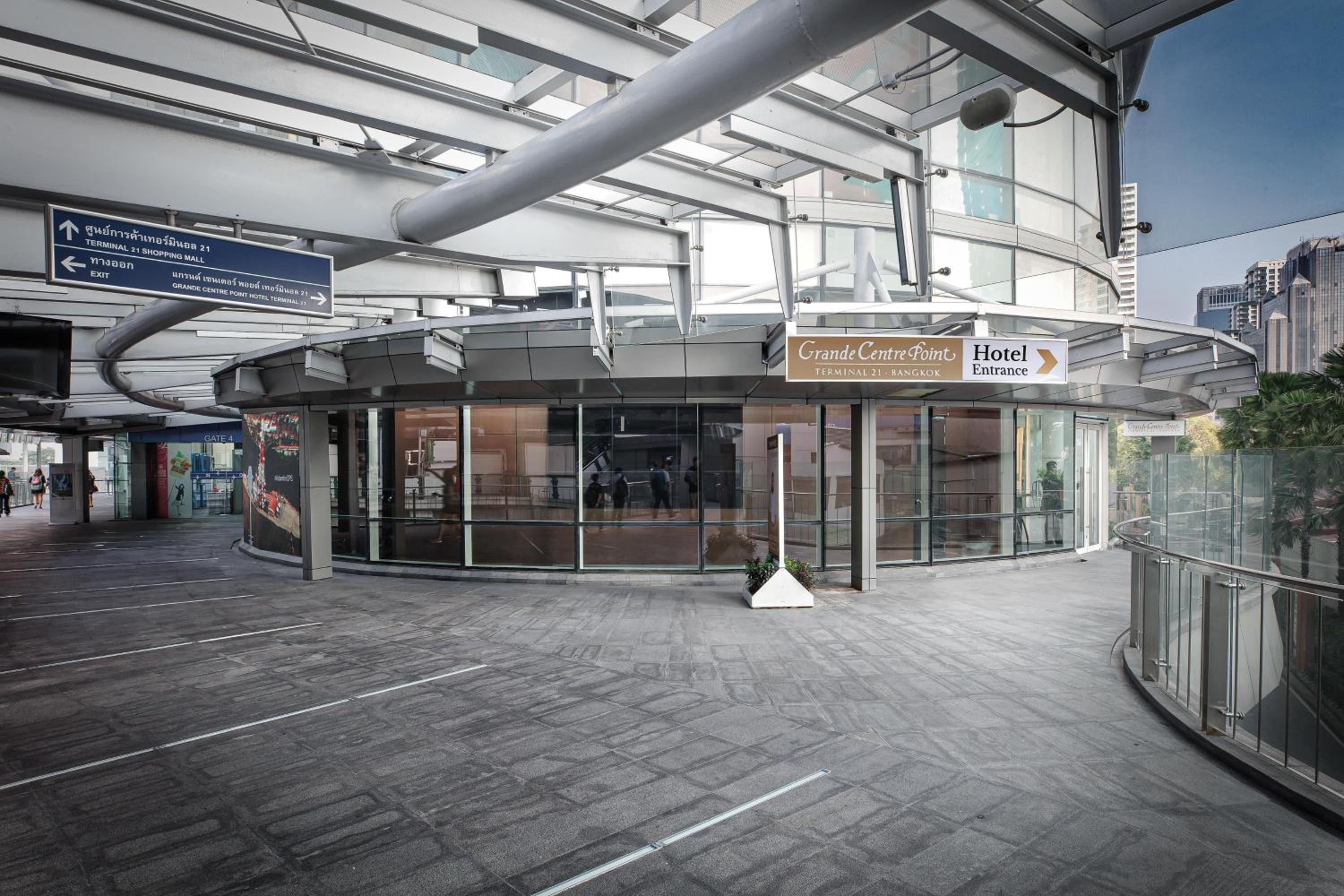 Hotel Grande Centre Point Hotel Terminal21 - Image 1