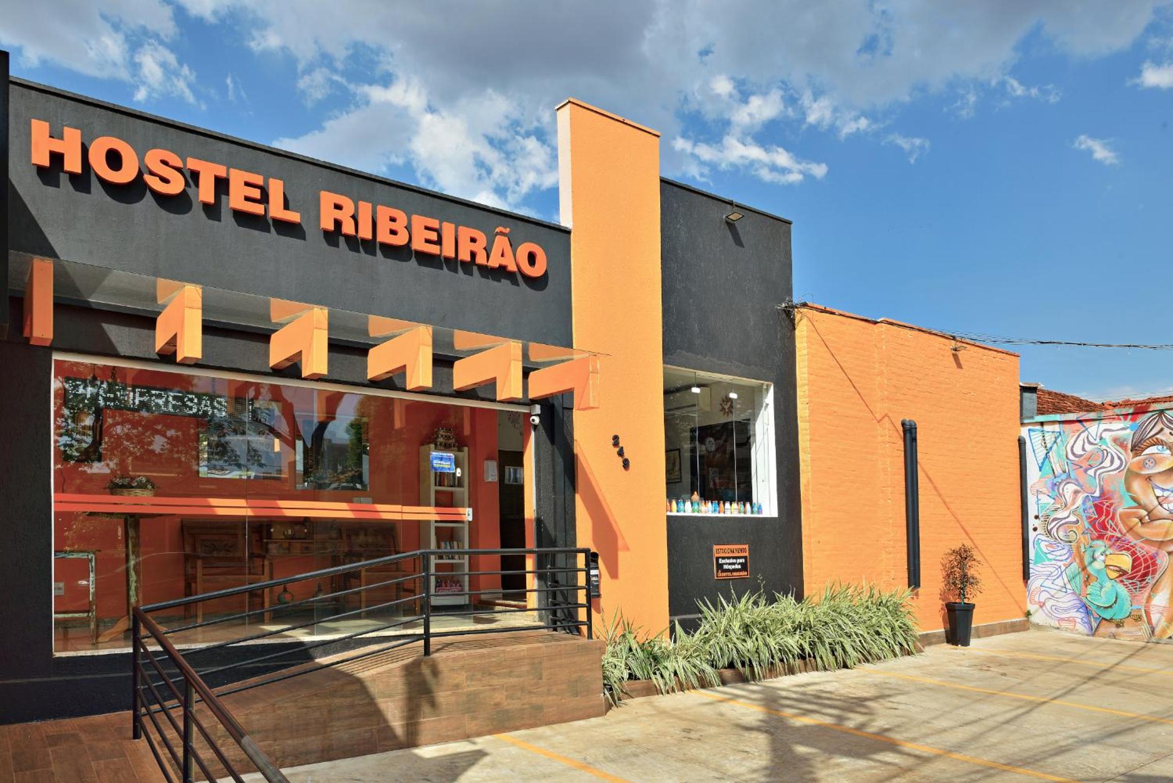HOTEL & HOSTEL RIBEIRAo - Image 1