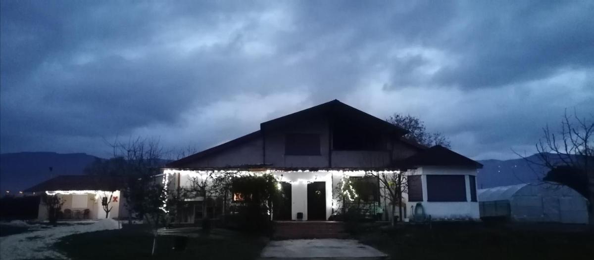 The House in the Meadow photo 3
