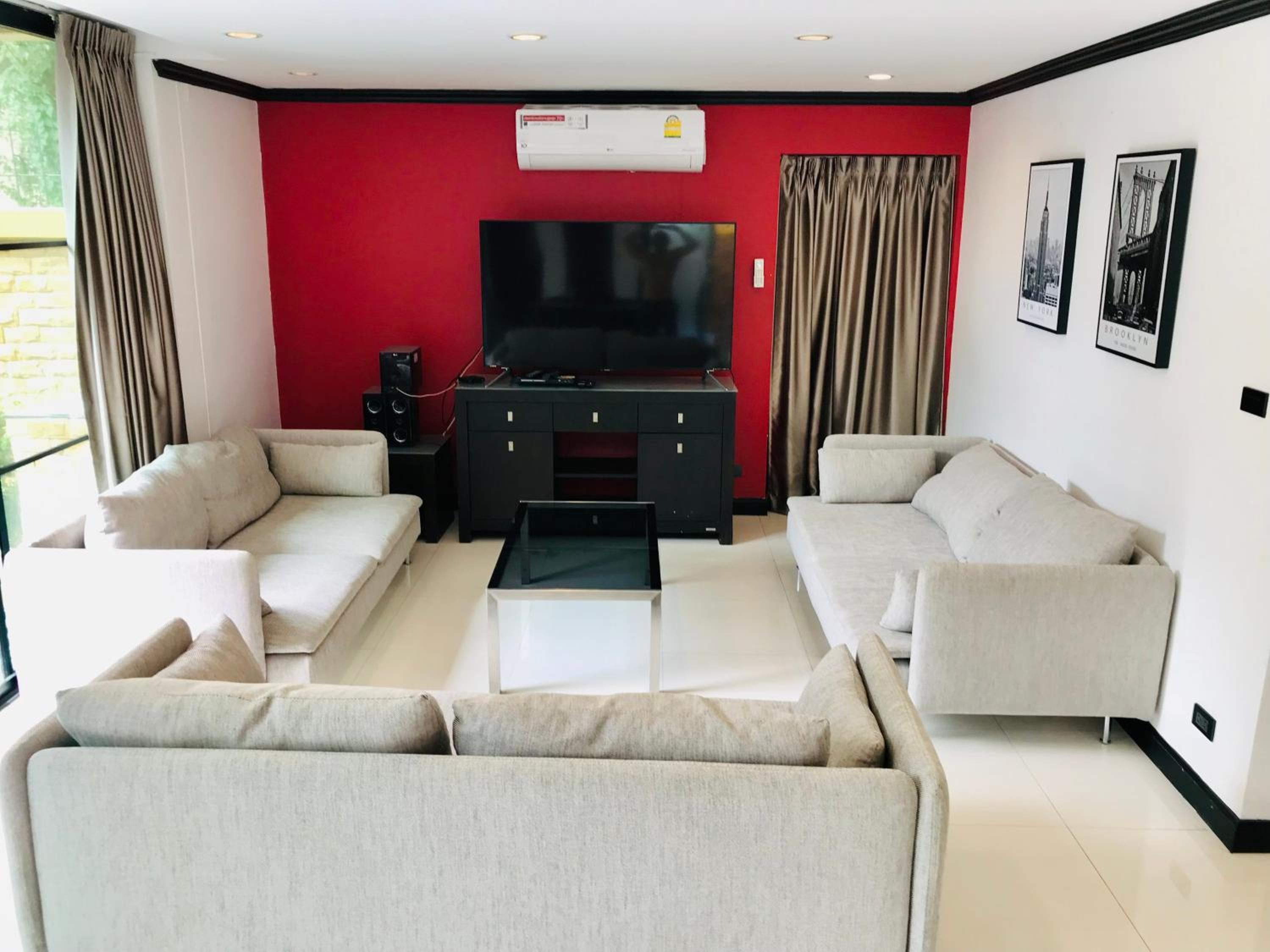 4poolvillas