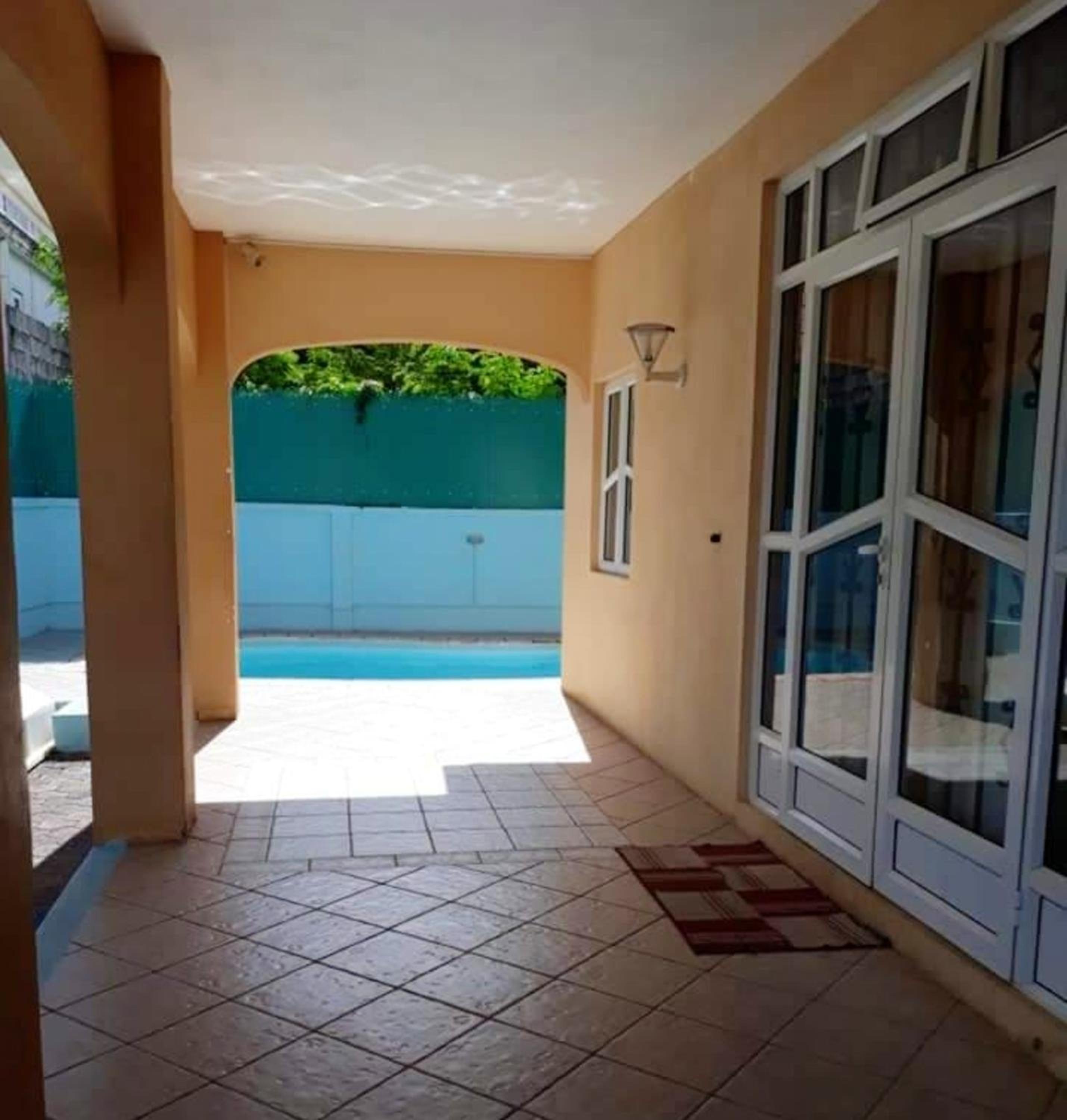 Sunny villa in Pereybere with private pool view 3