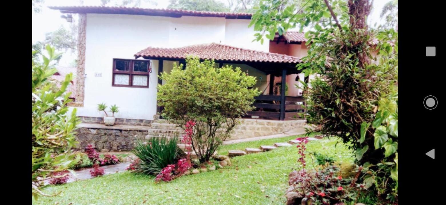 Mansão Adonai nas Cachoeiras de Penedo