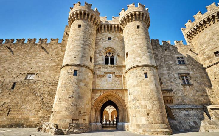 Emerald Dream House#Poiessa, Medieval Town