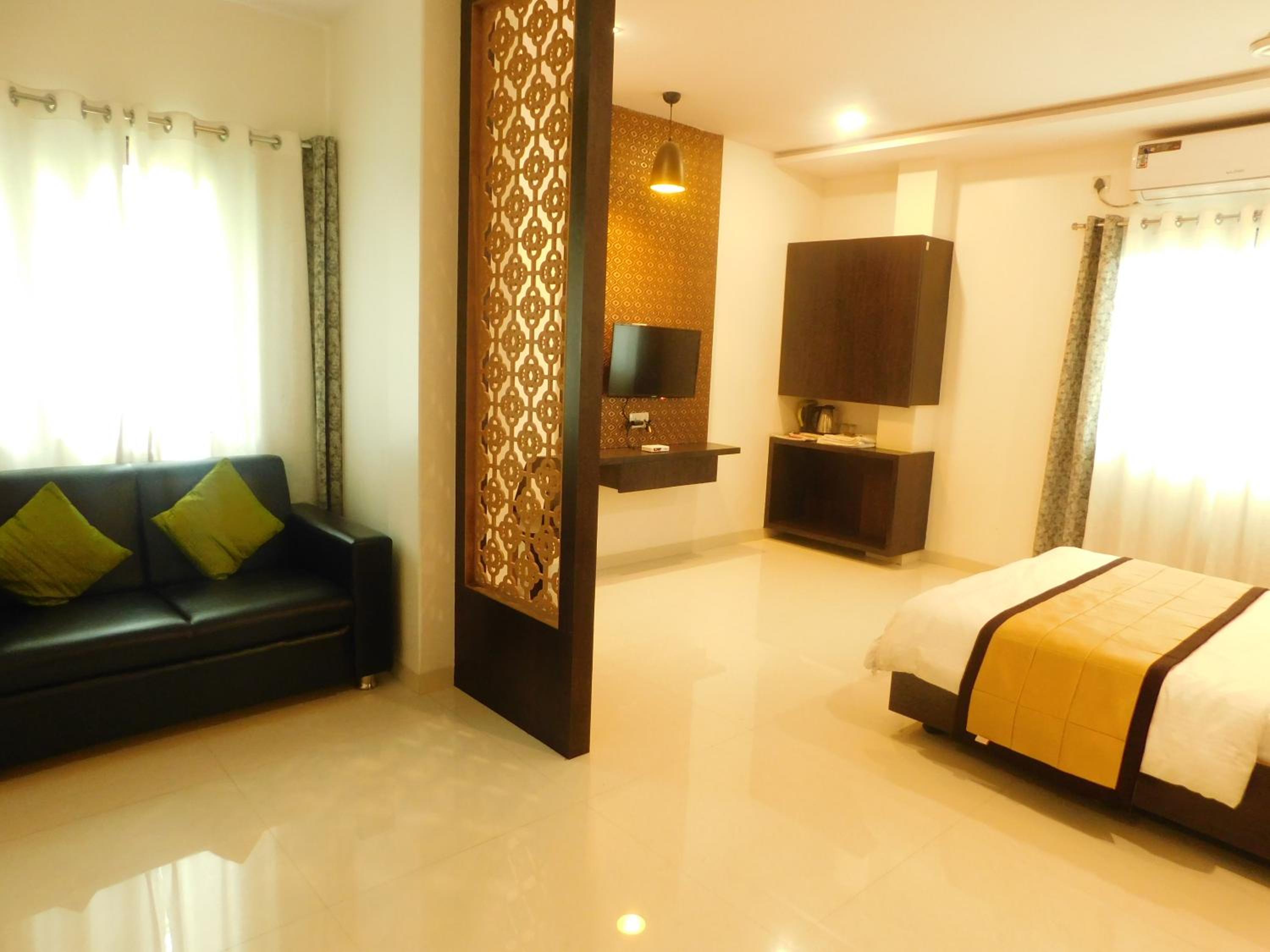 Shirdi Vacations - Hotel Neem Tree - Property Image 1