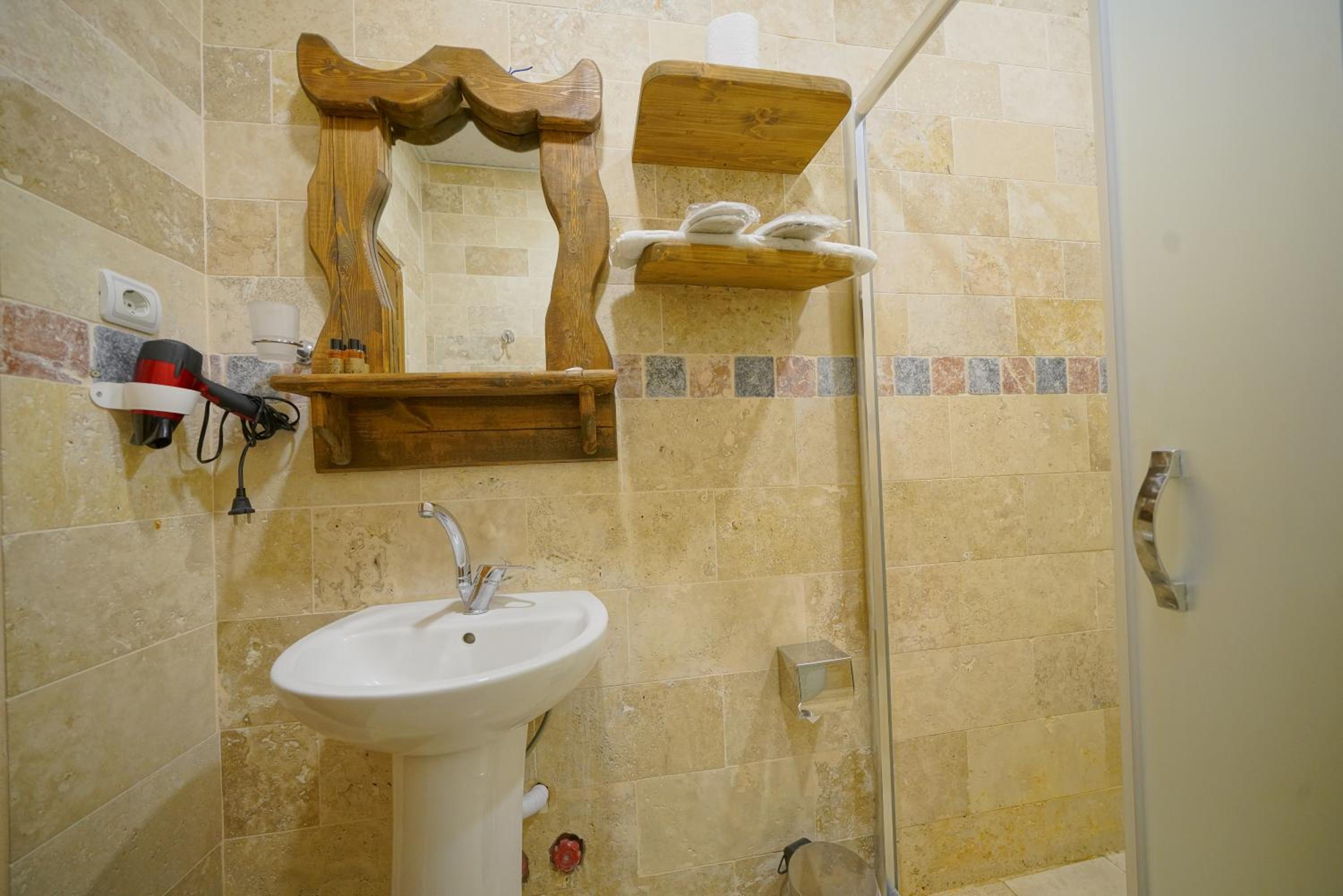 Arch Palace - Image 68