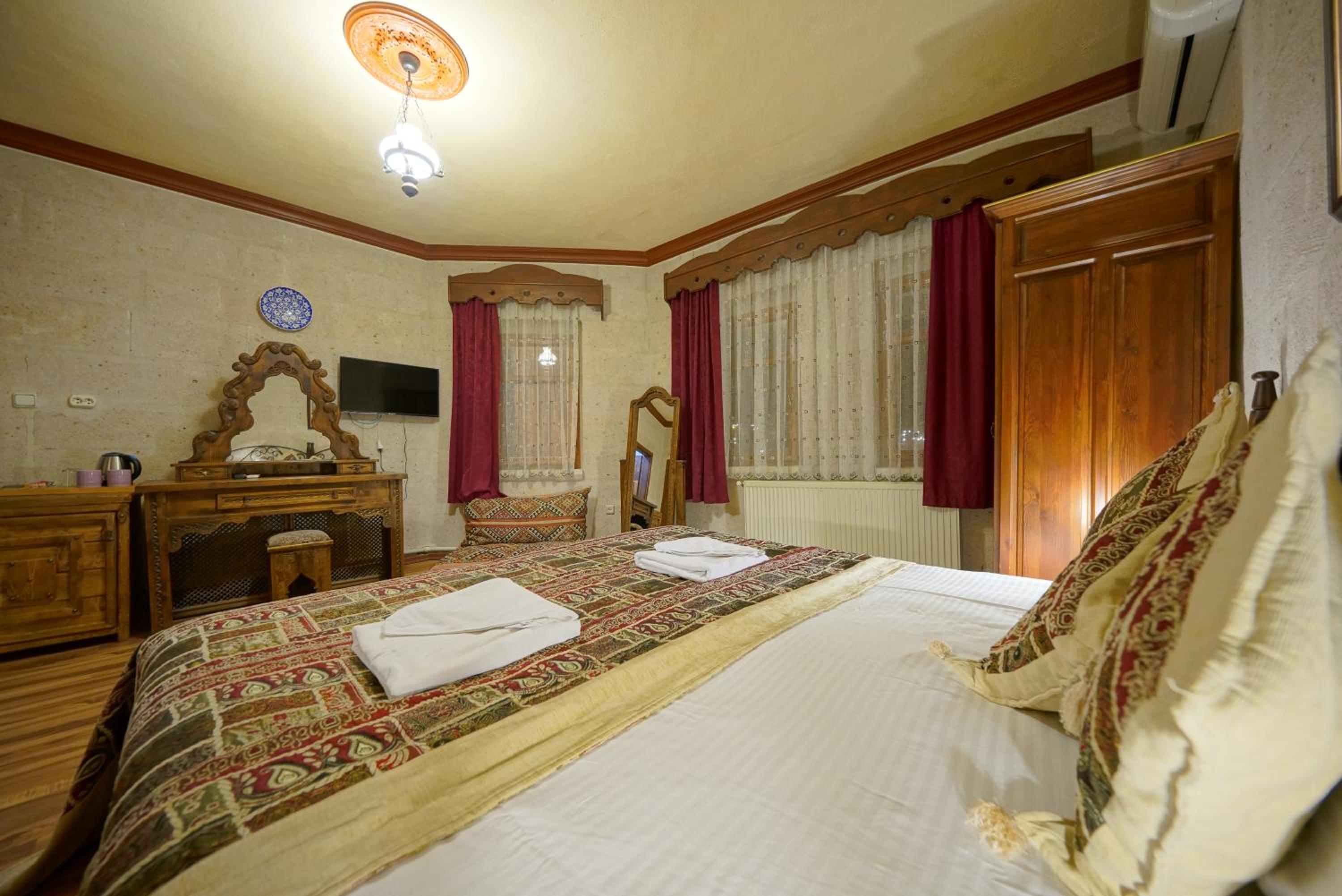 Arch Palace - Image 65