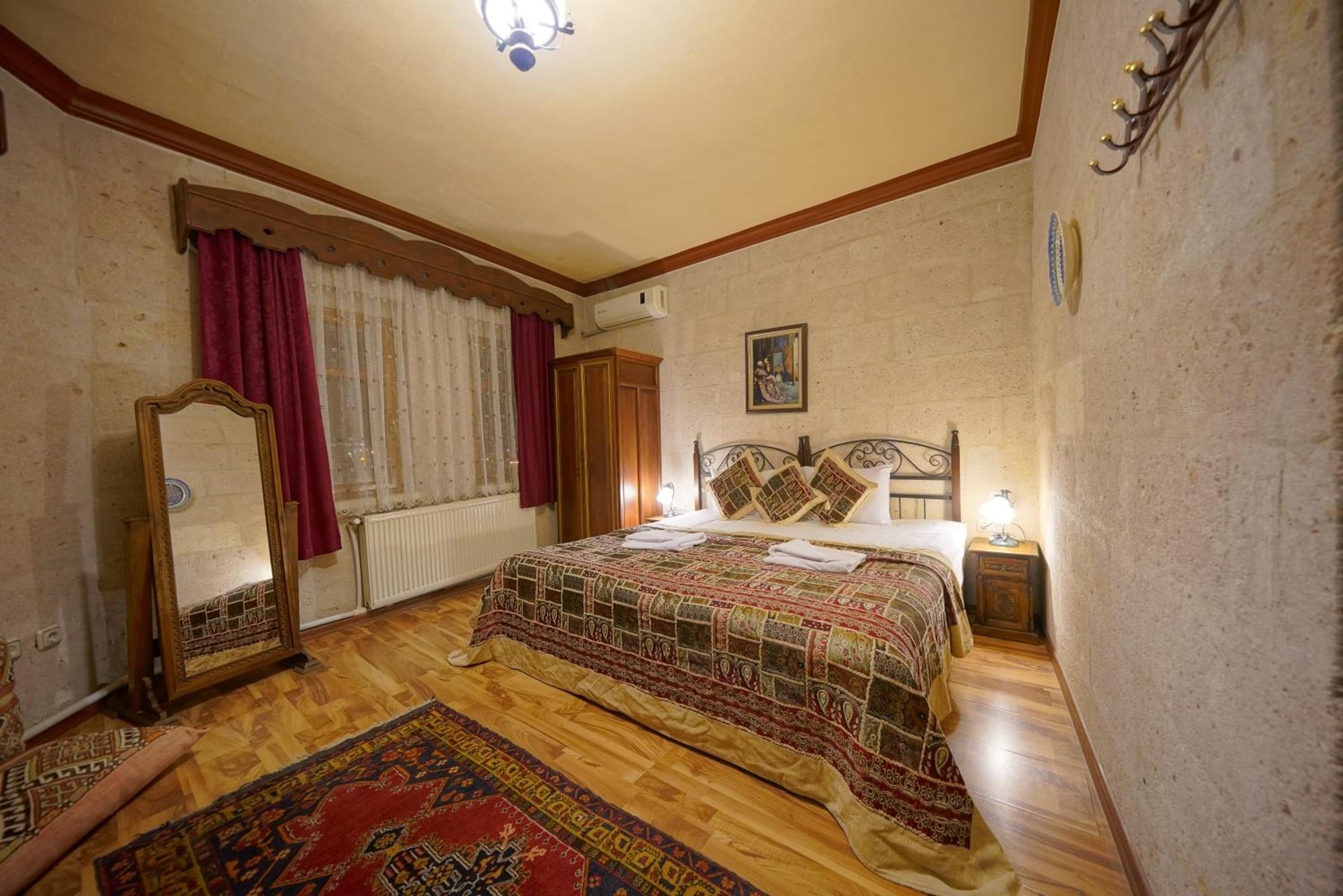 Arch Palace - Image 62