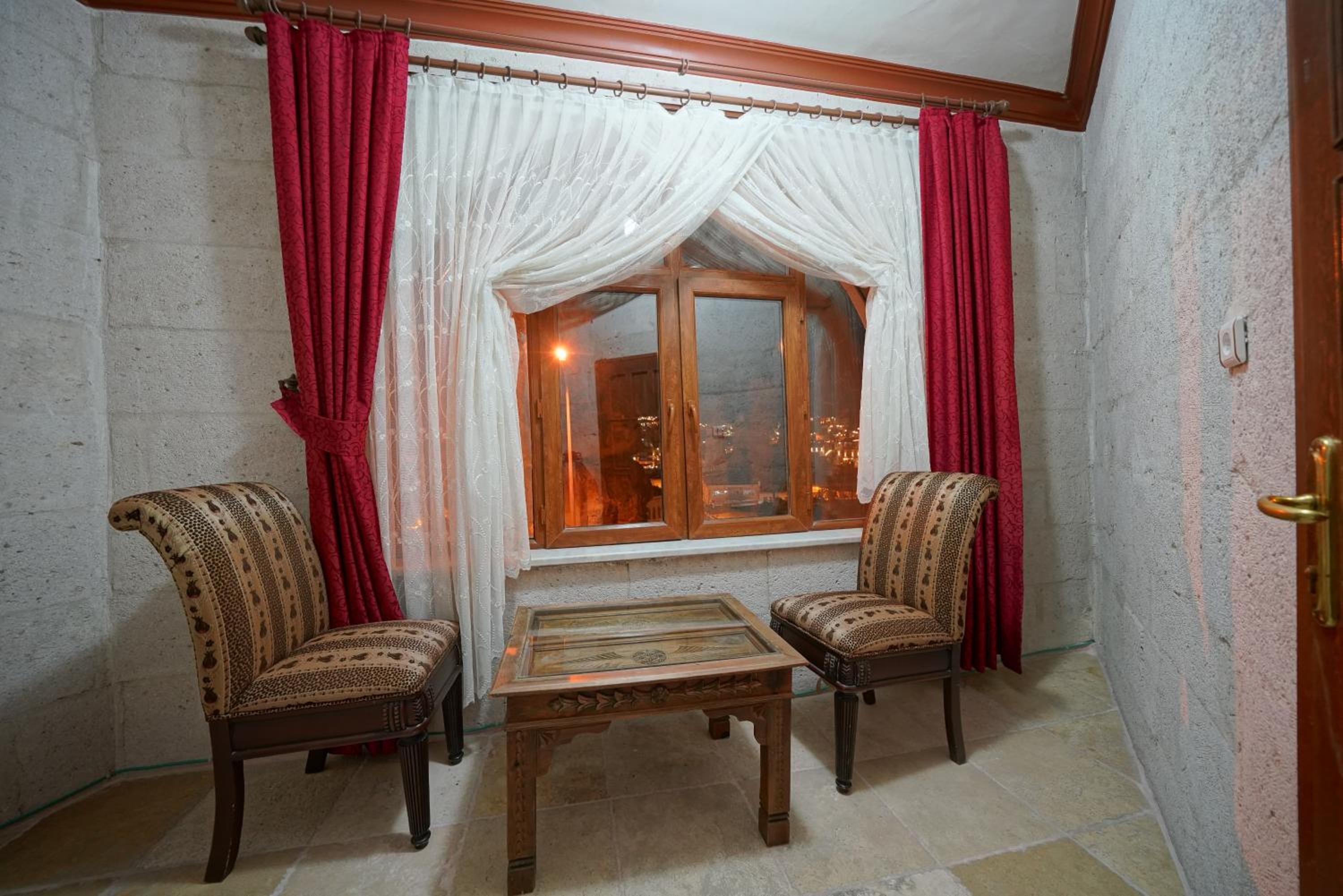 Arch Palace - Image 22