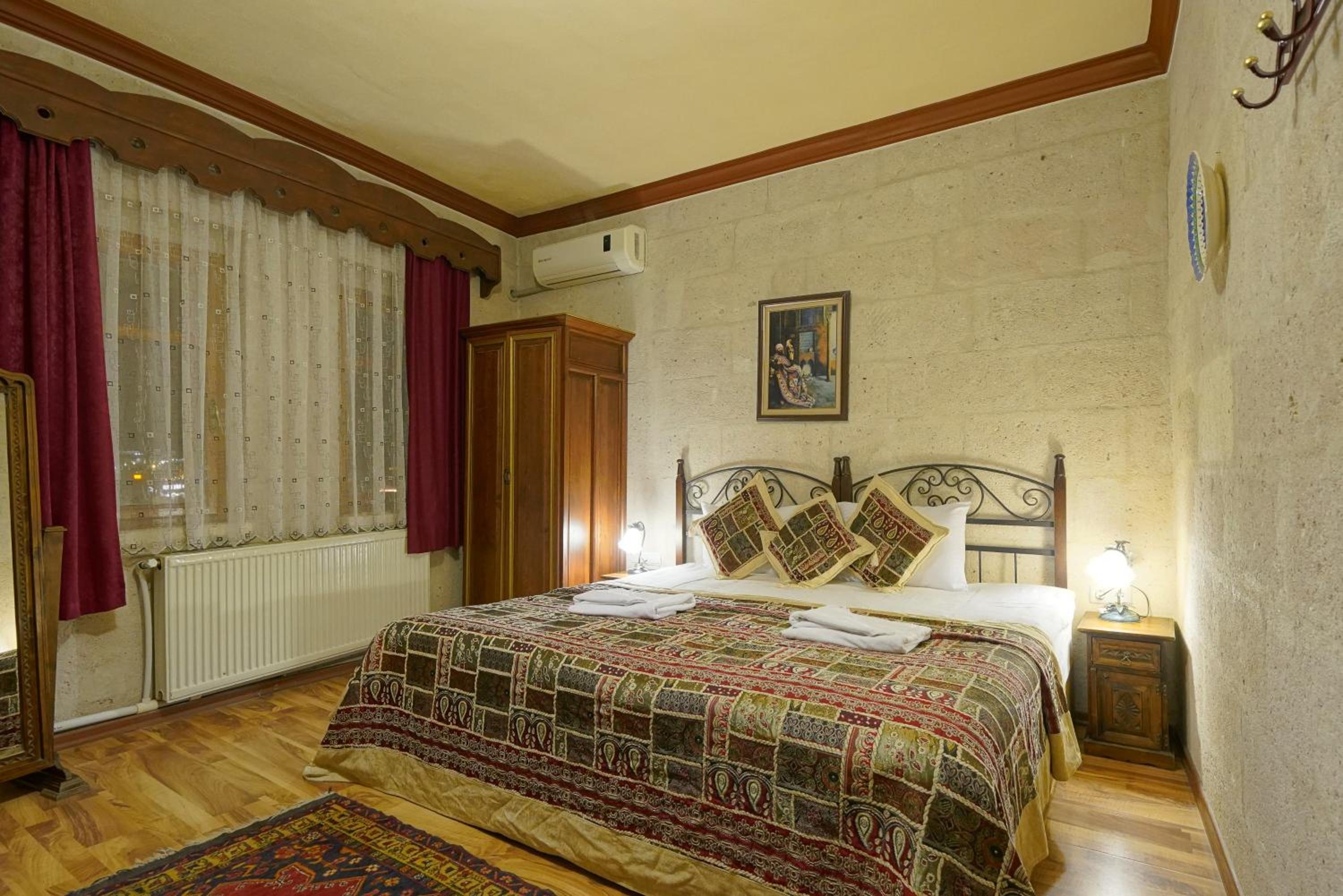 Arch Palace - Image 23