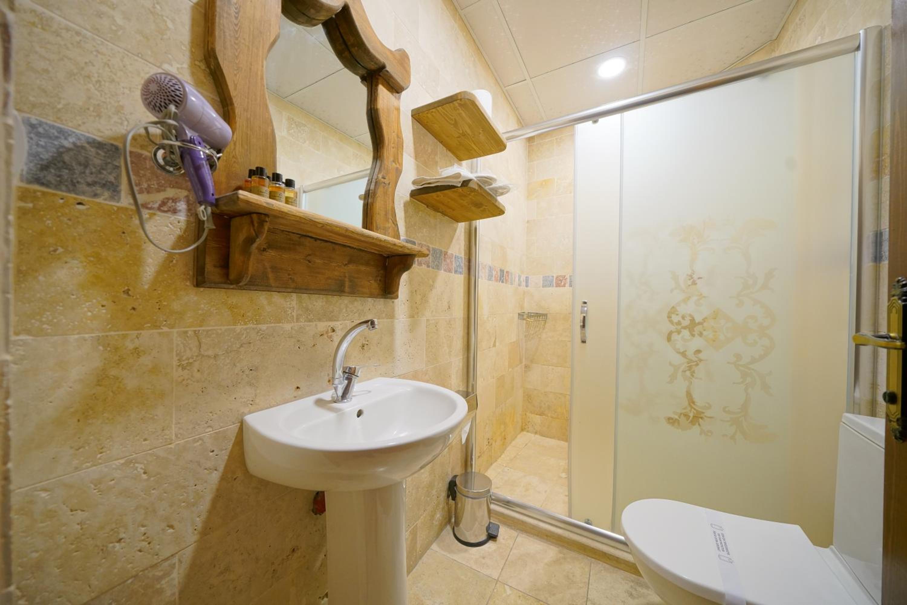 Arch Palace - Image 24