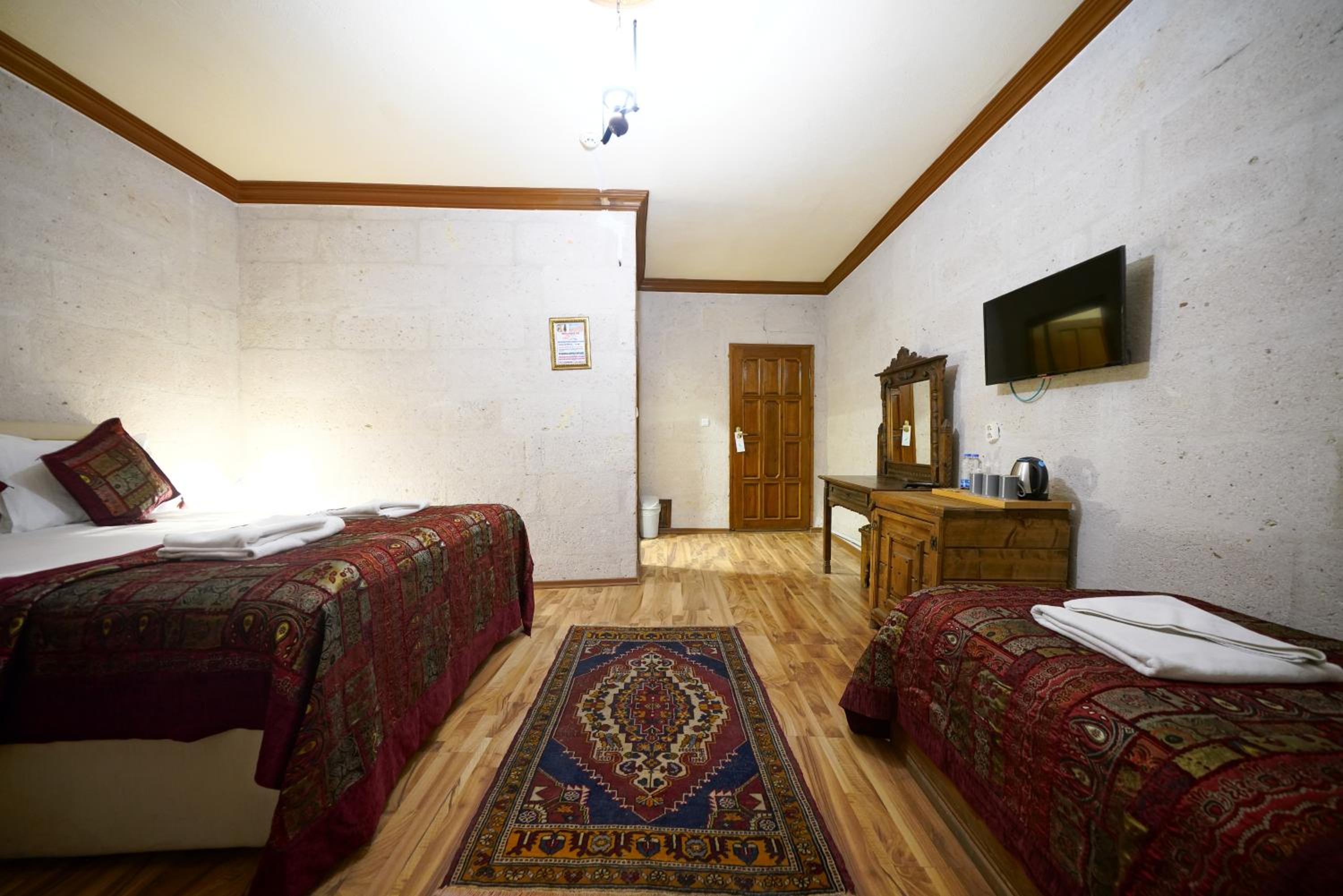 Arch Palace - Image 75