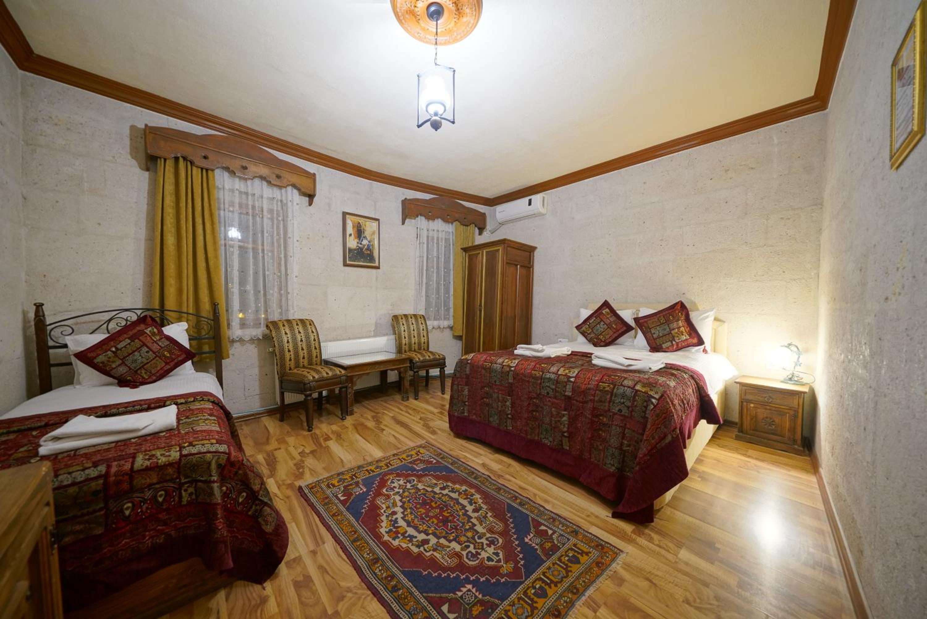 Arch Palace - Image 76