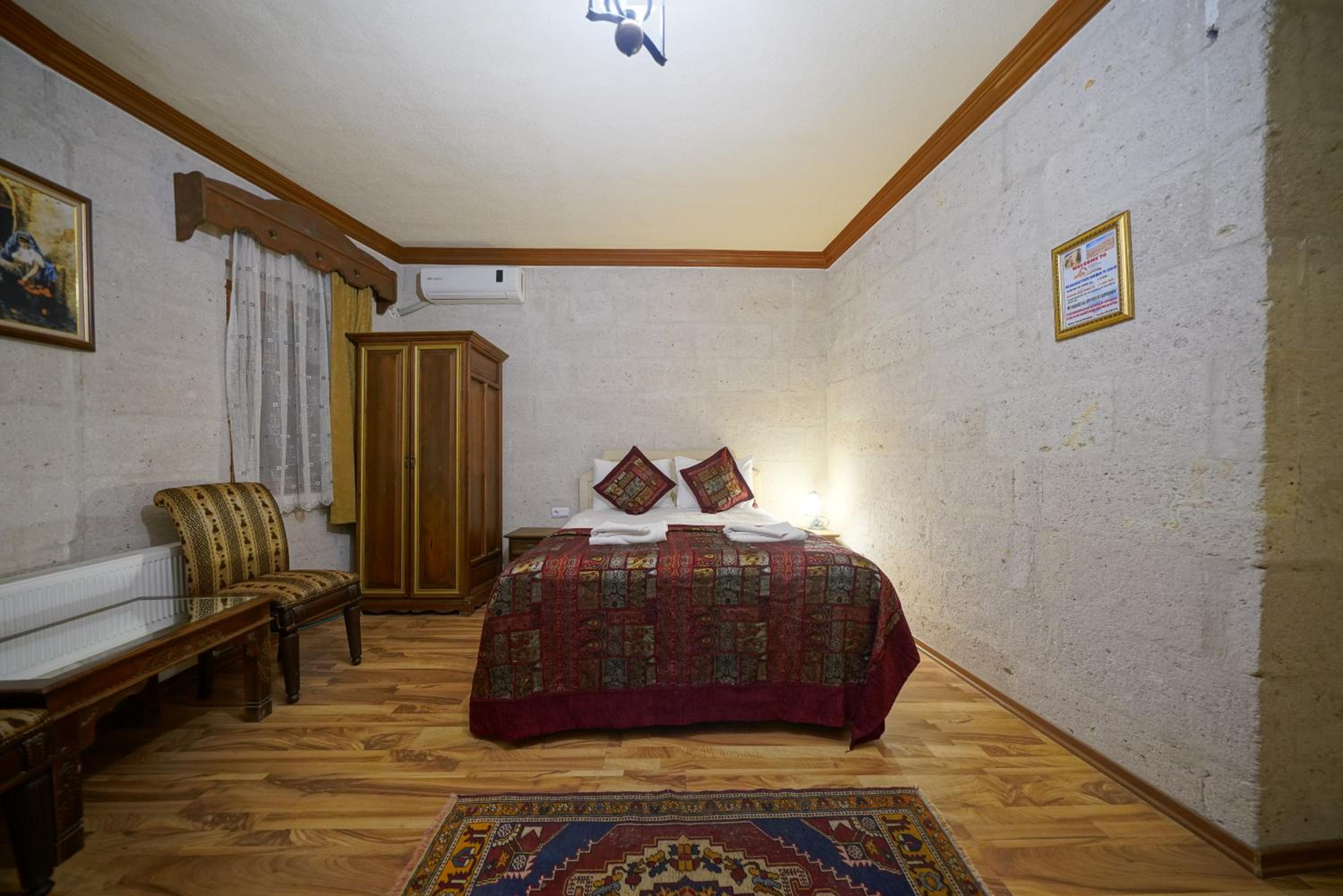 Arch Palace - Image 73