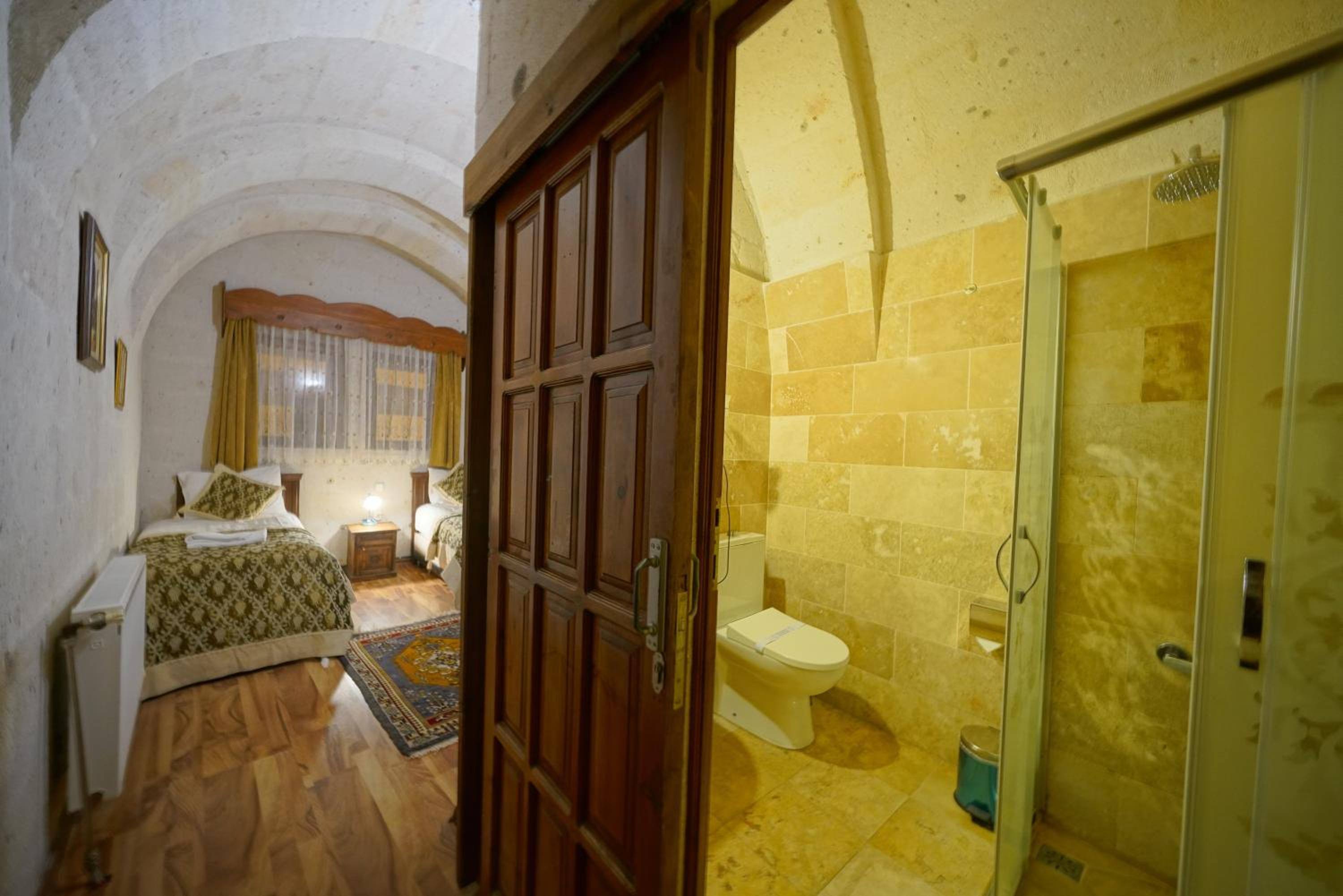 Arch Palace - Image 78