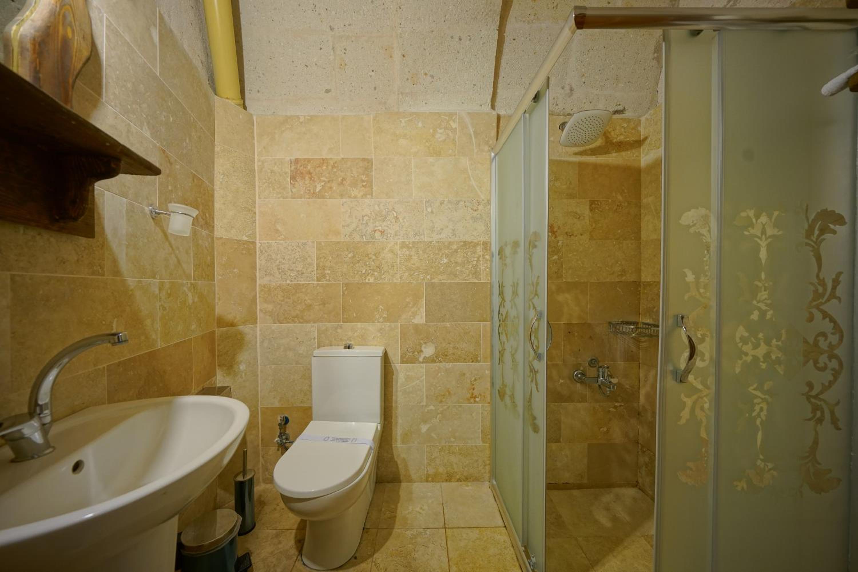 Arch Palace - Image 83