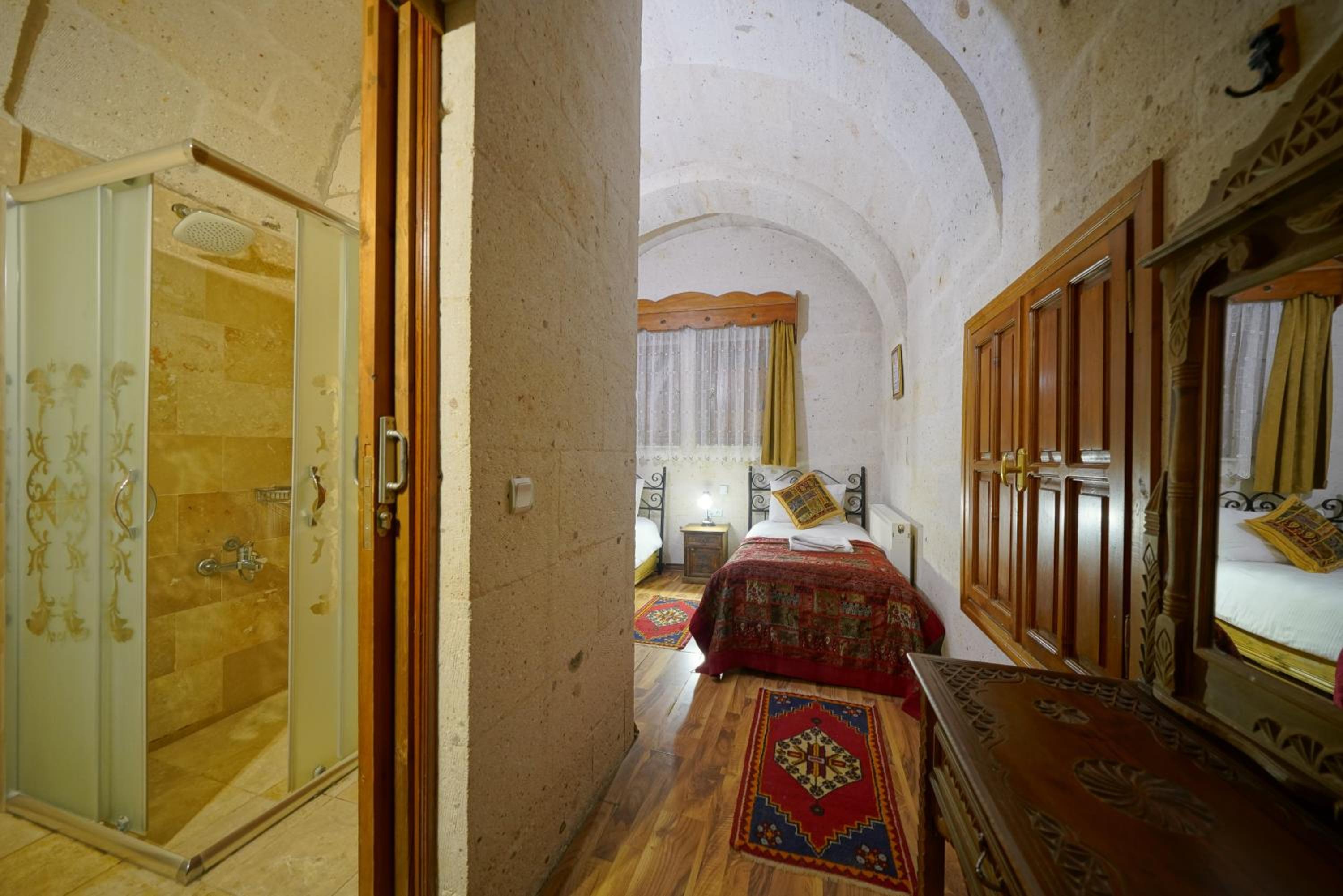 Arch Palace - Image 79