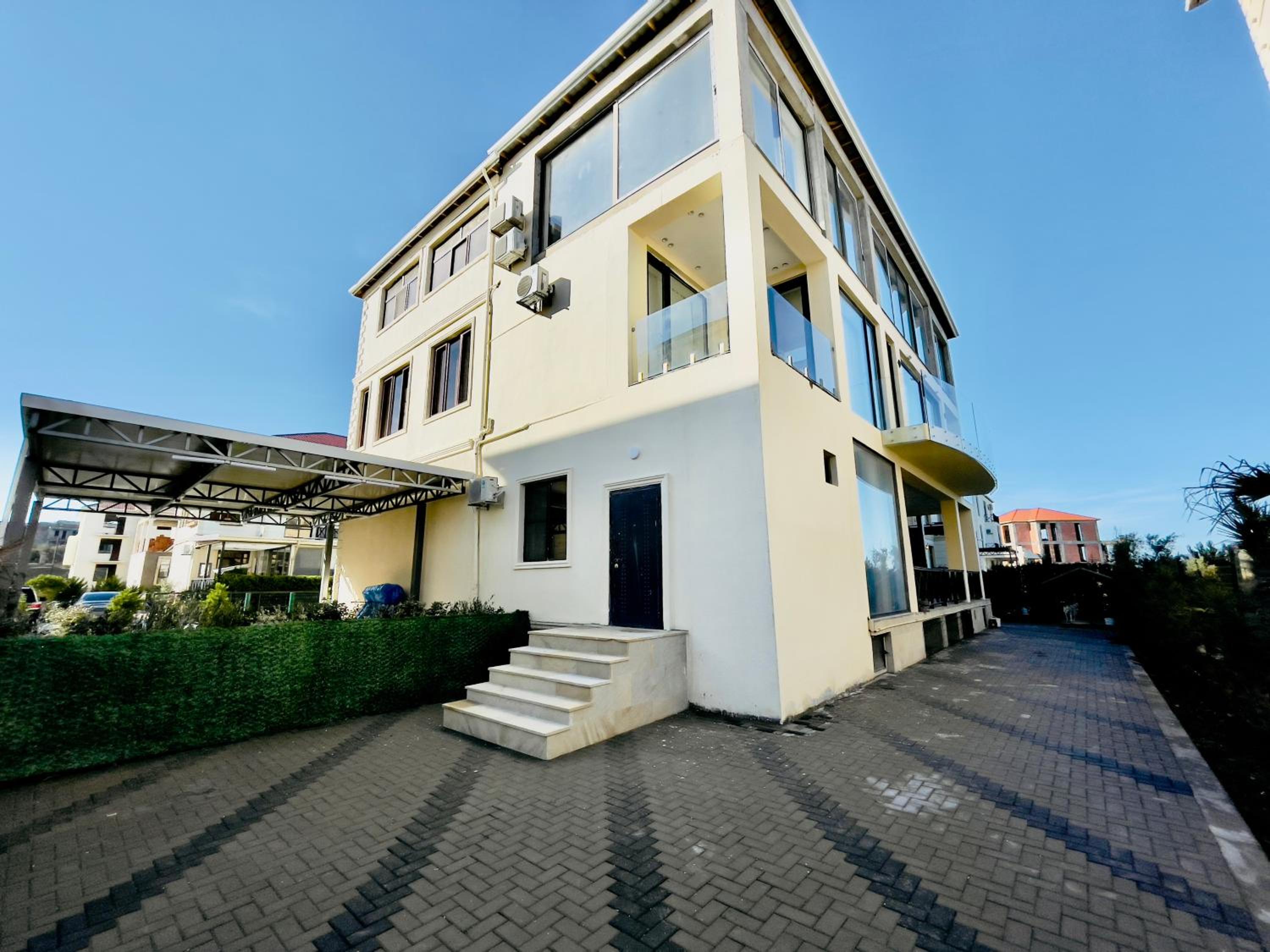 Delmar Luxury Residence