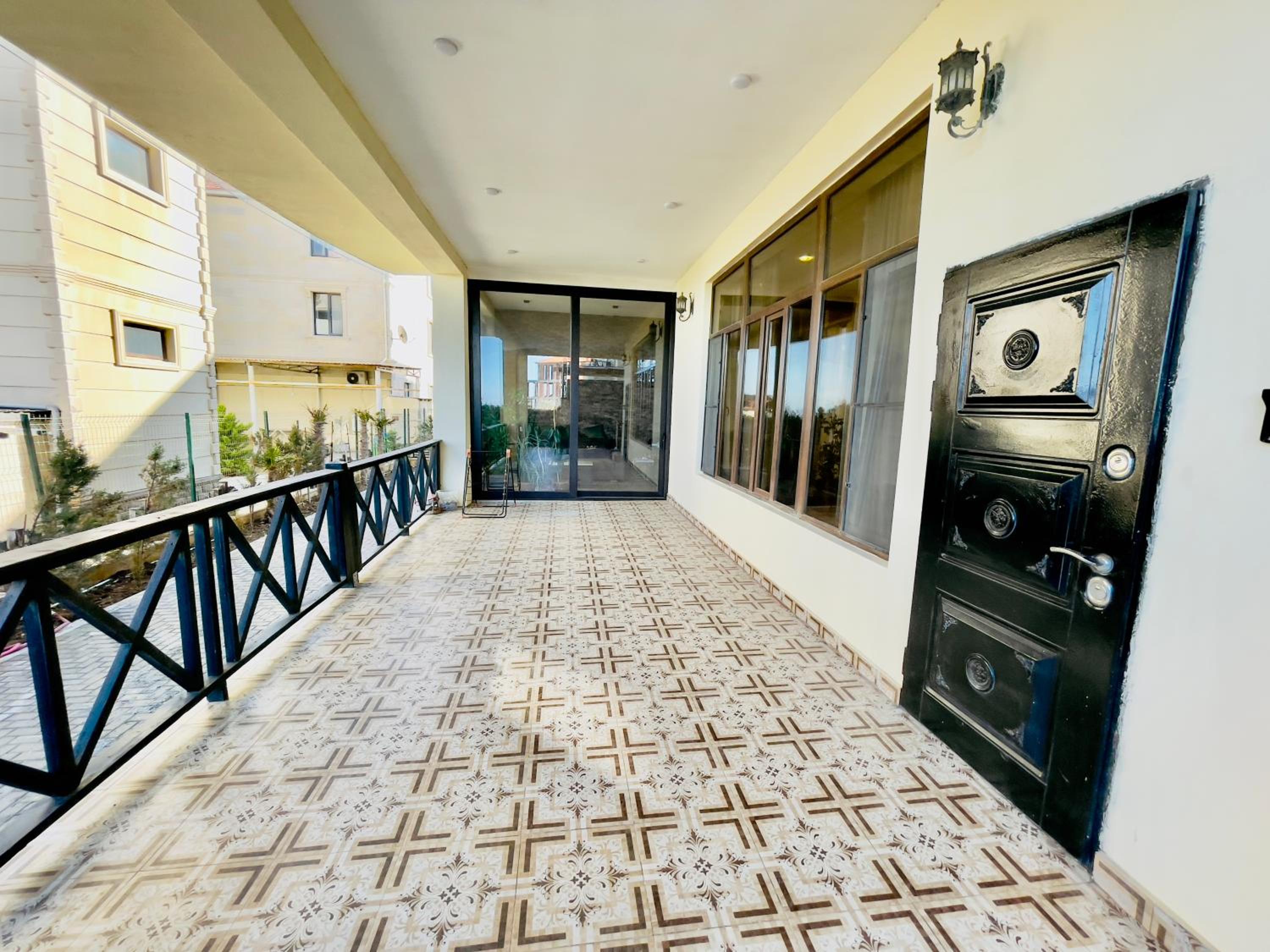 Delmar Luxury Residence