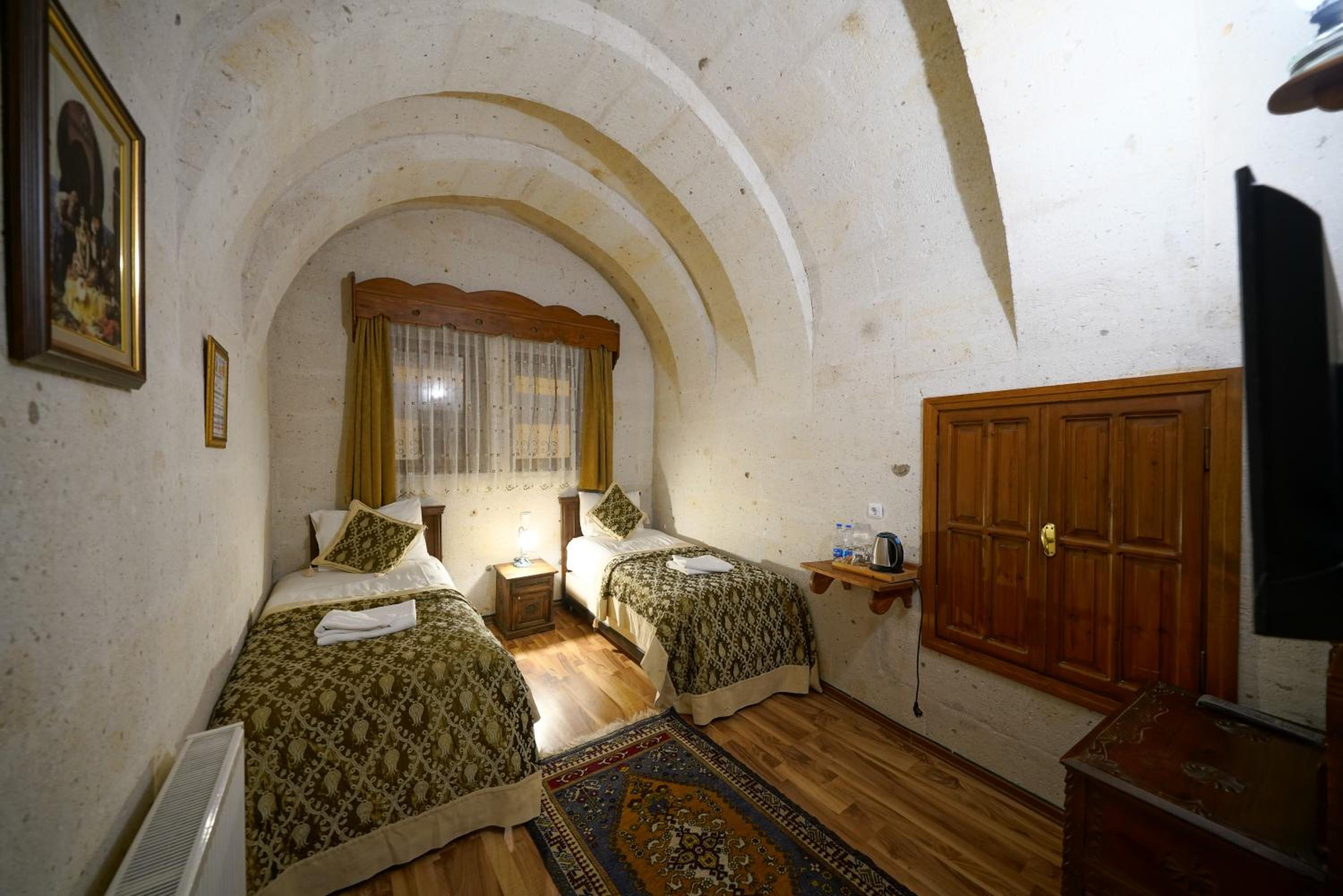 Arch Palace - Image 82