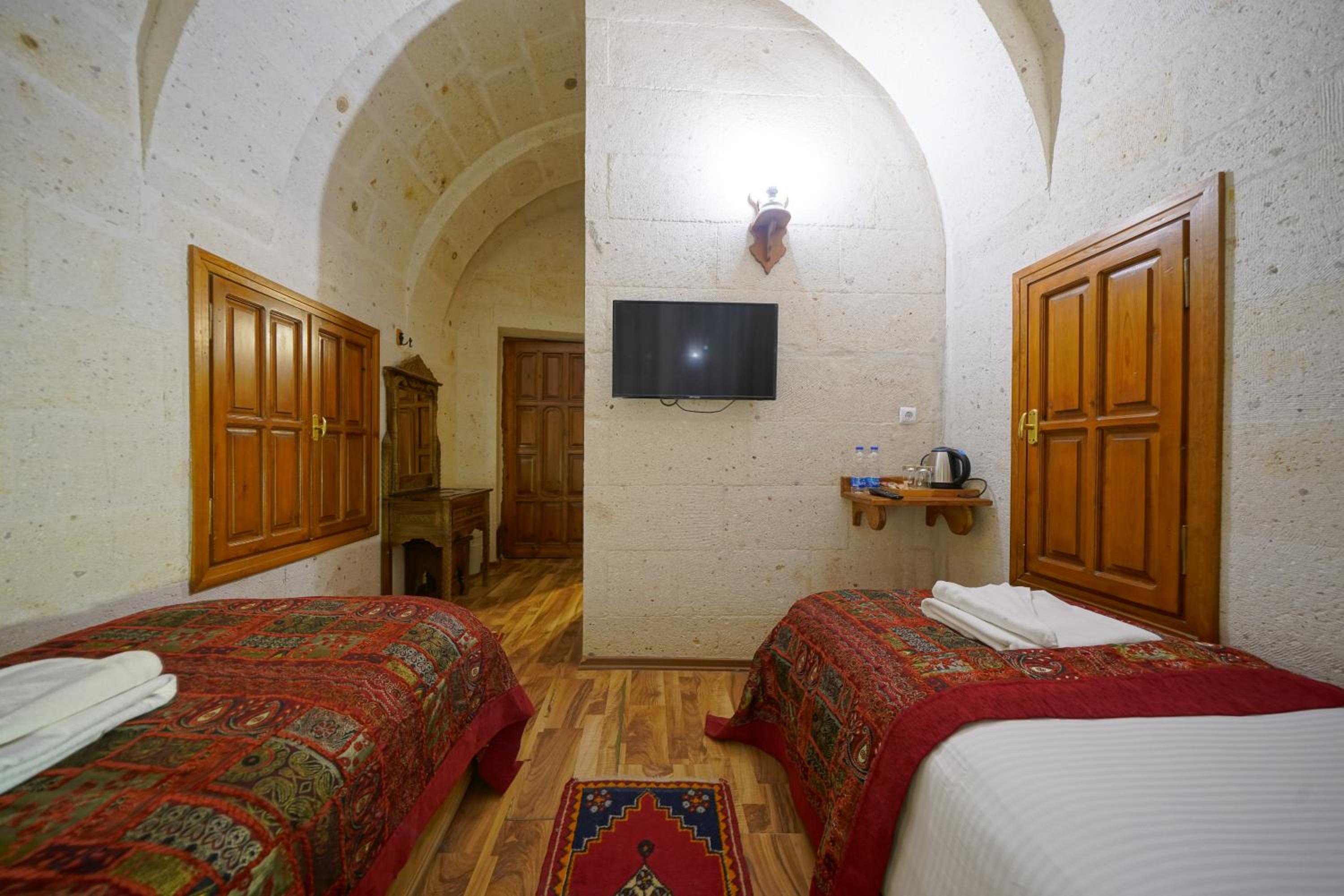 Arch Palace - Image 89