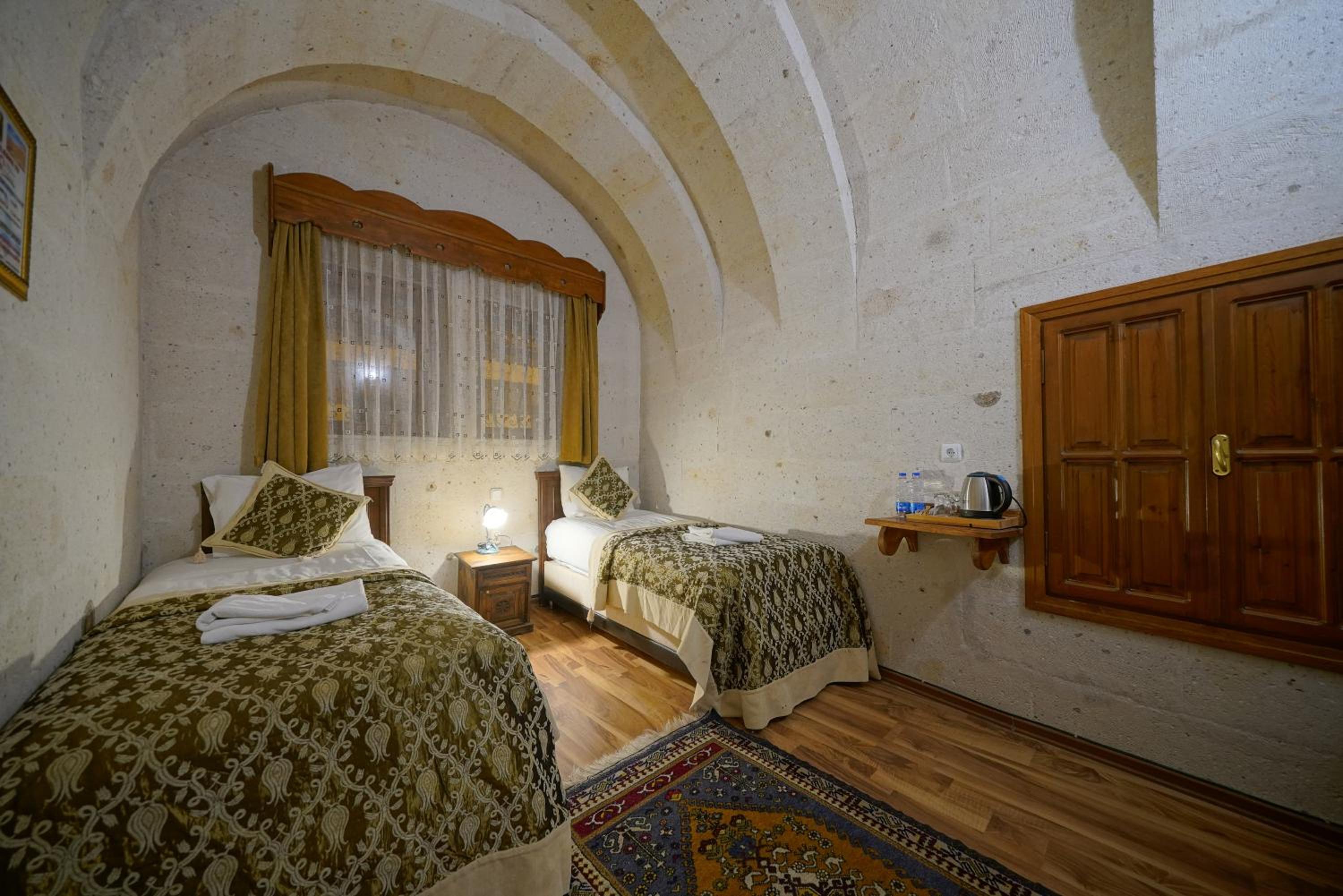 Arch Palace - Image 92