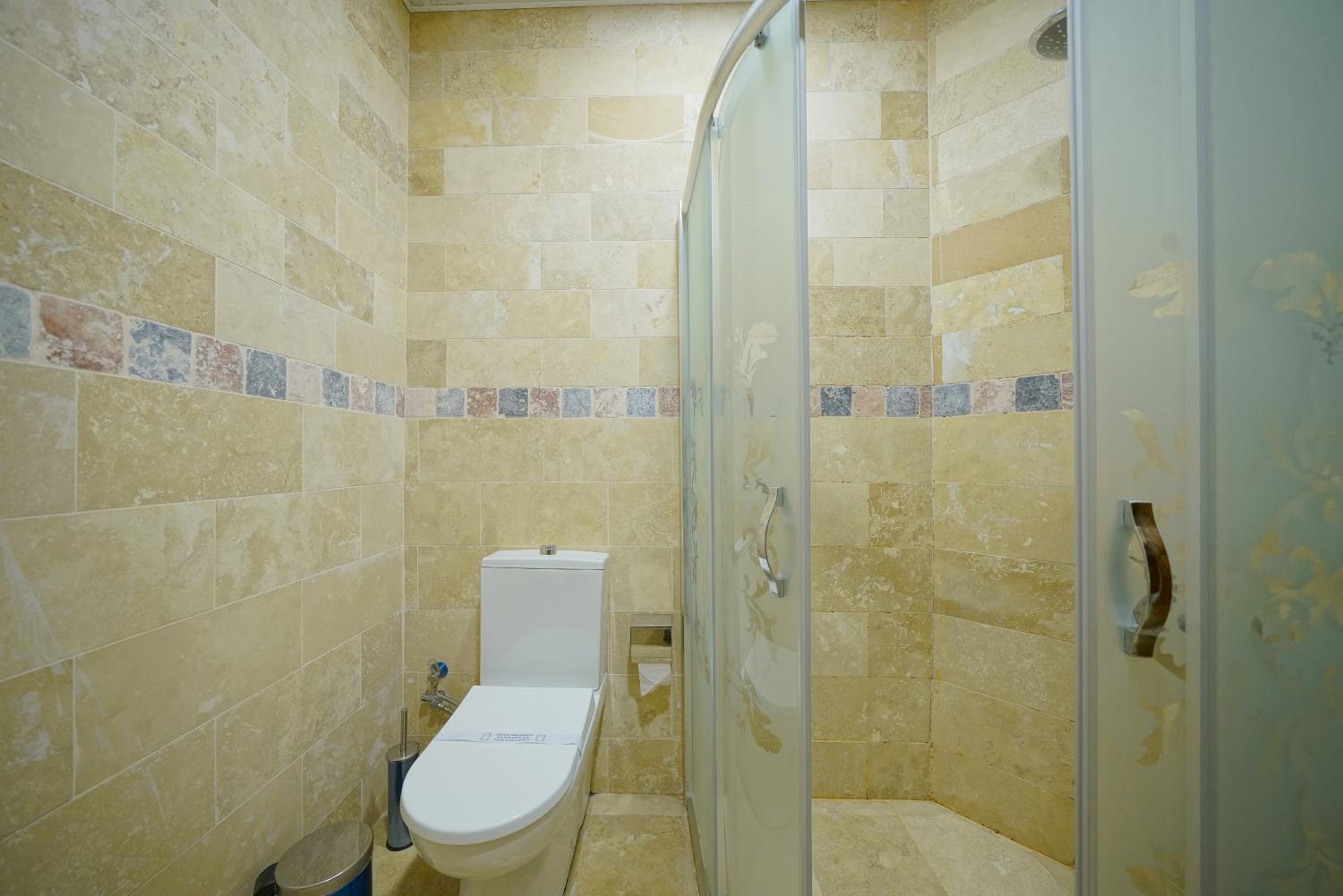 Arch Palace - Image 132