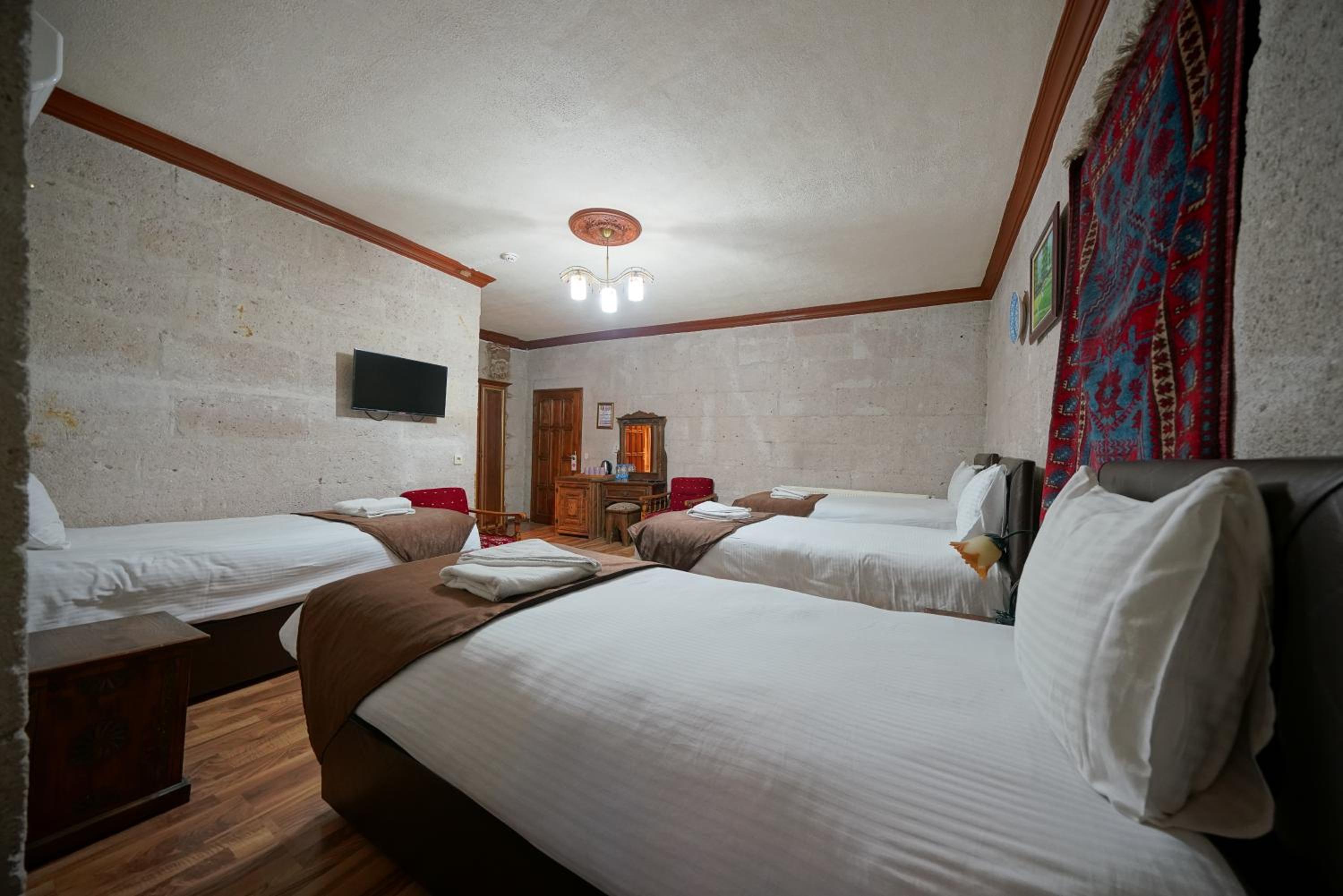 Arch Palace - Image 98