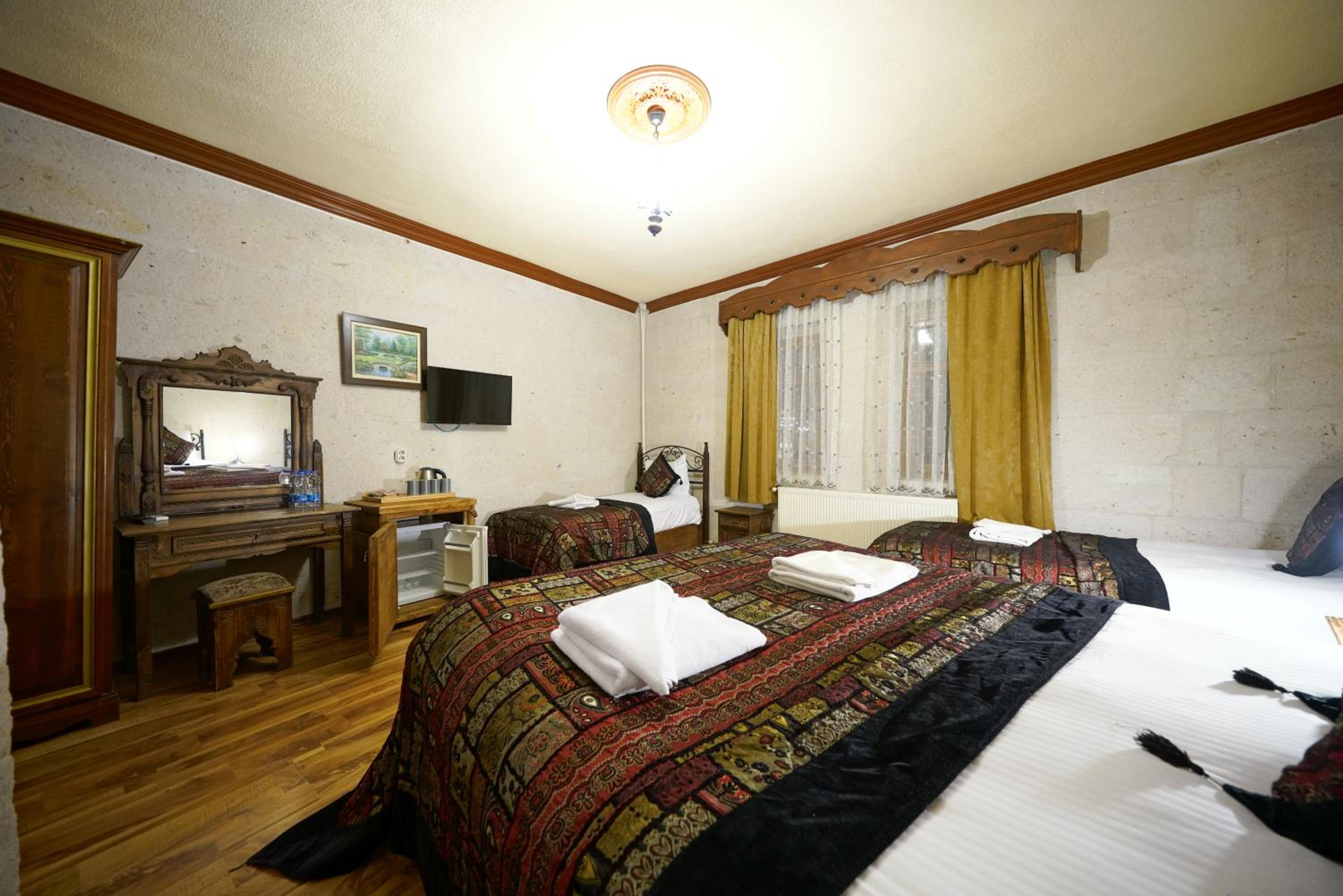 Arch Palace - Image 97