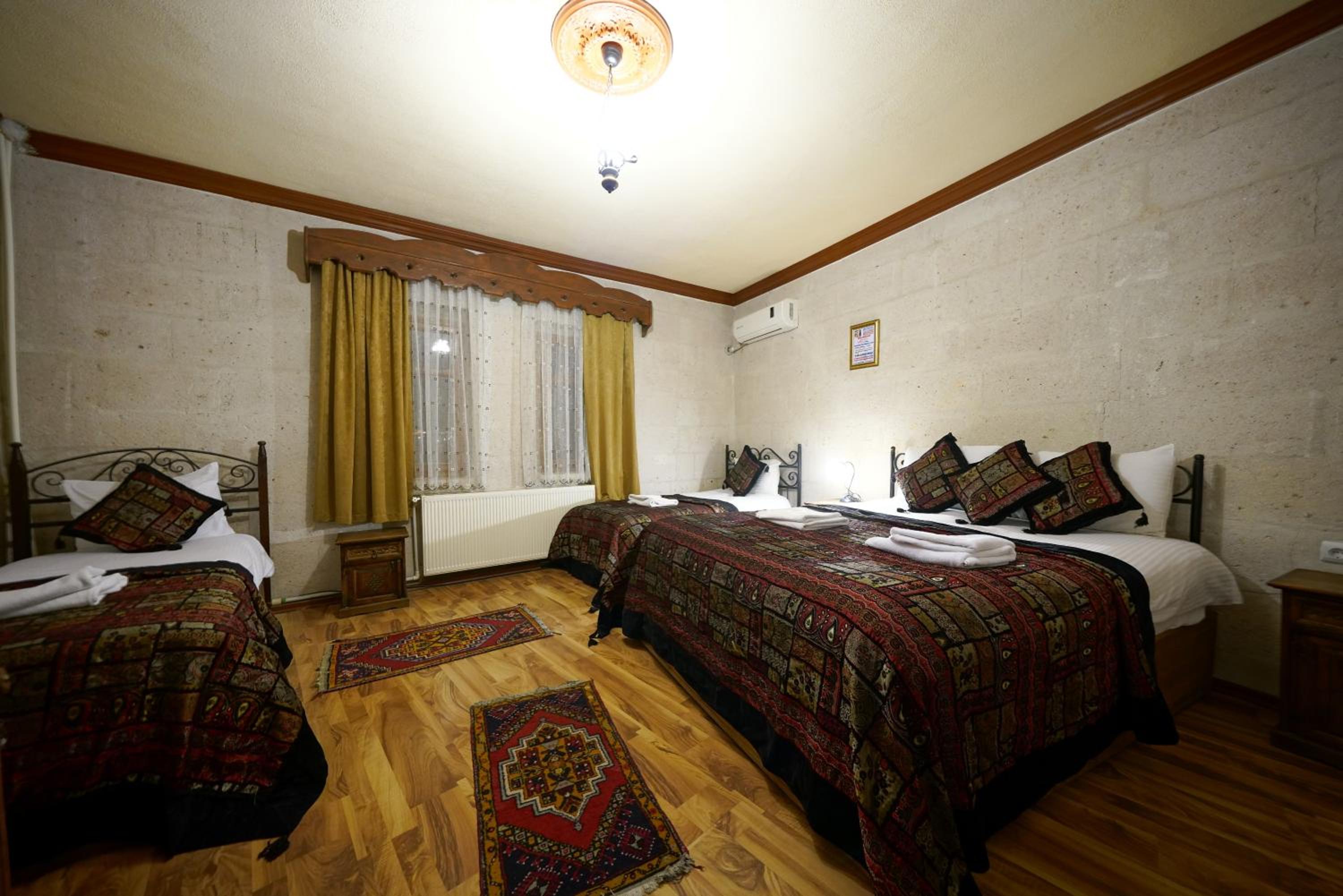 Arch Palace - Image 133