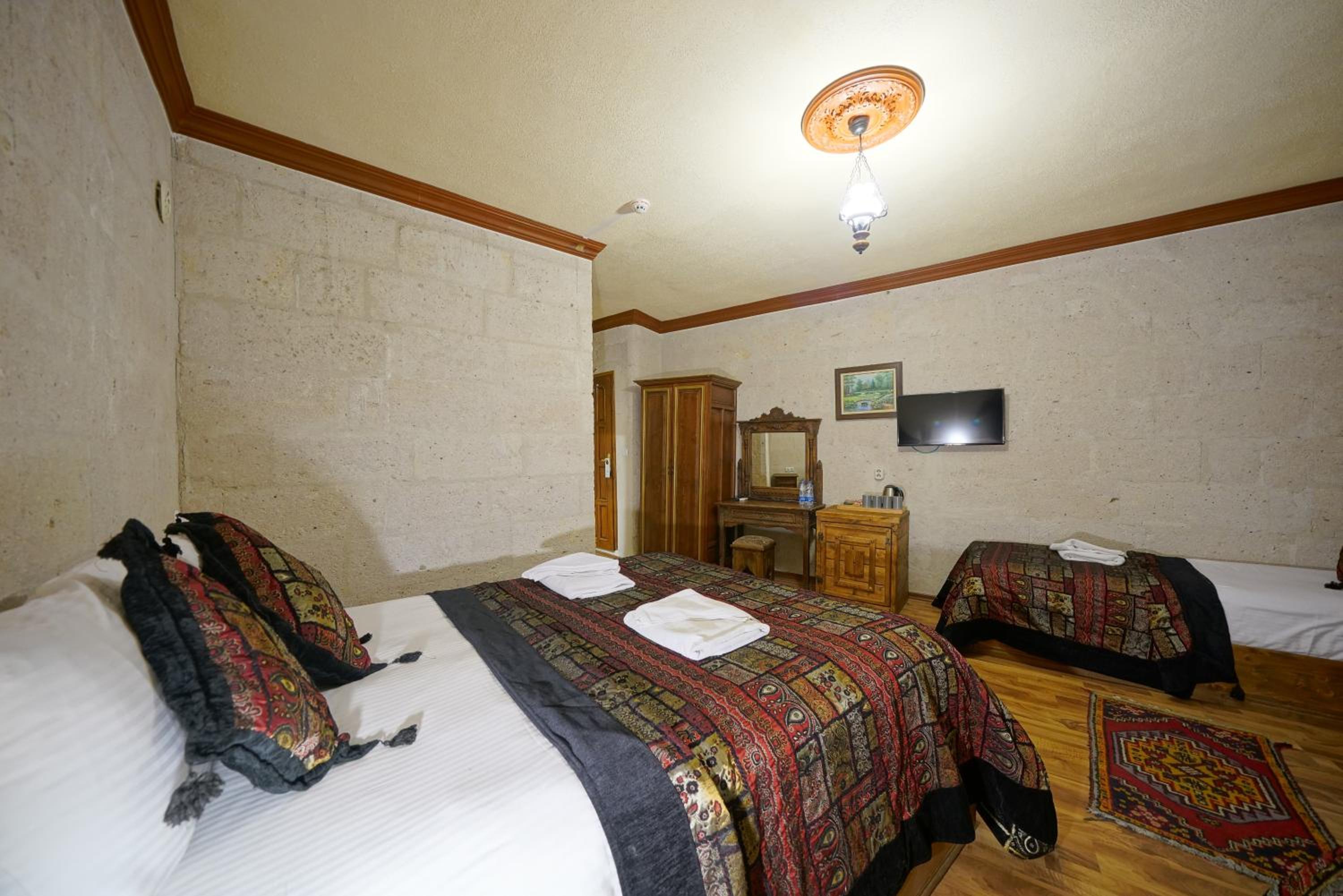 Arch Palace - Image 104