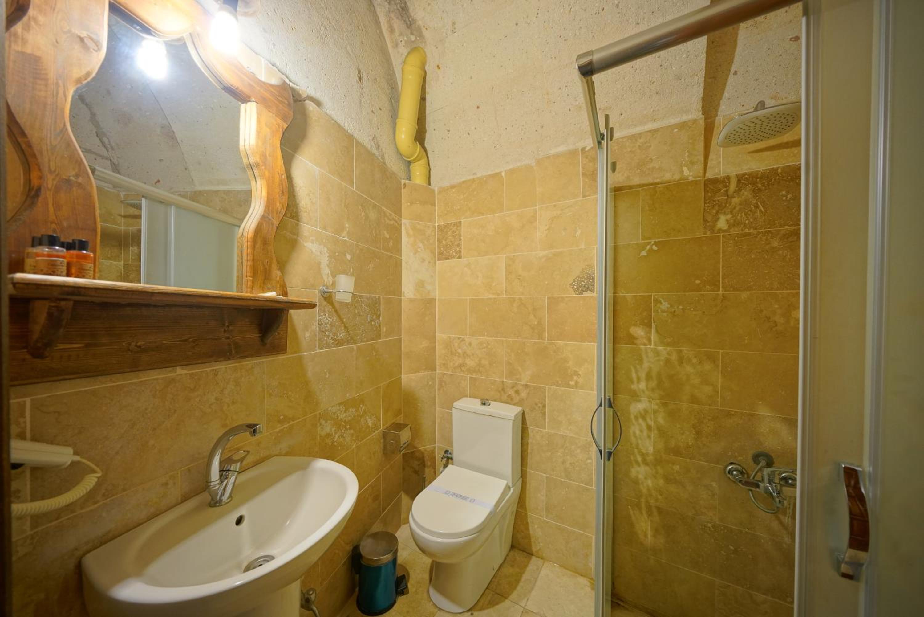 Arch Palace - Image 111