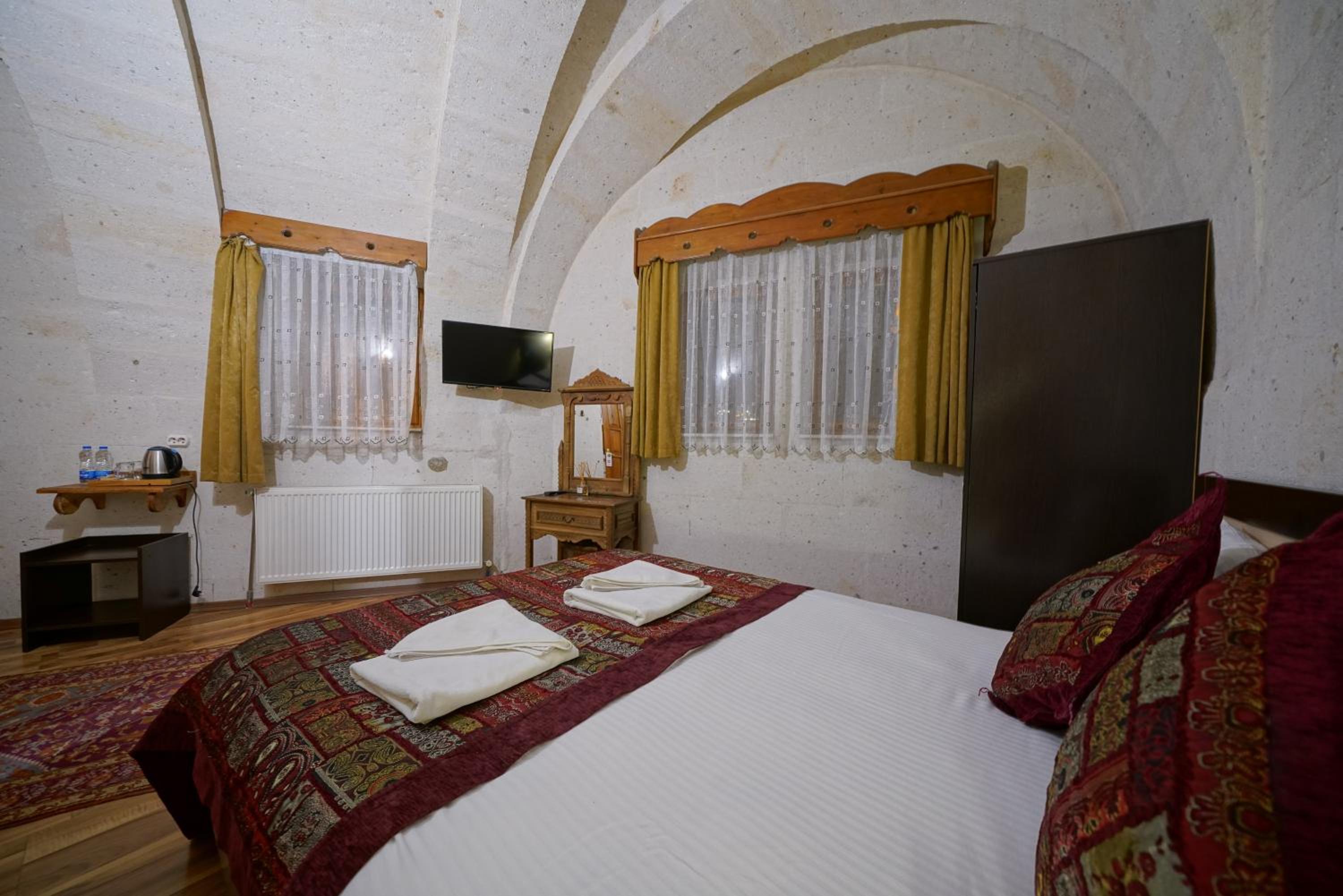 Arch Palace - Image 51