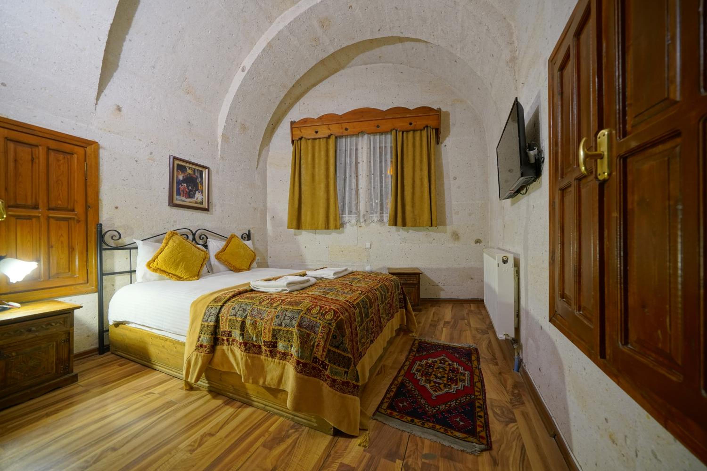 Arch Palace - Image 50