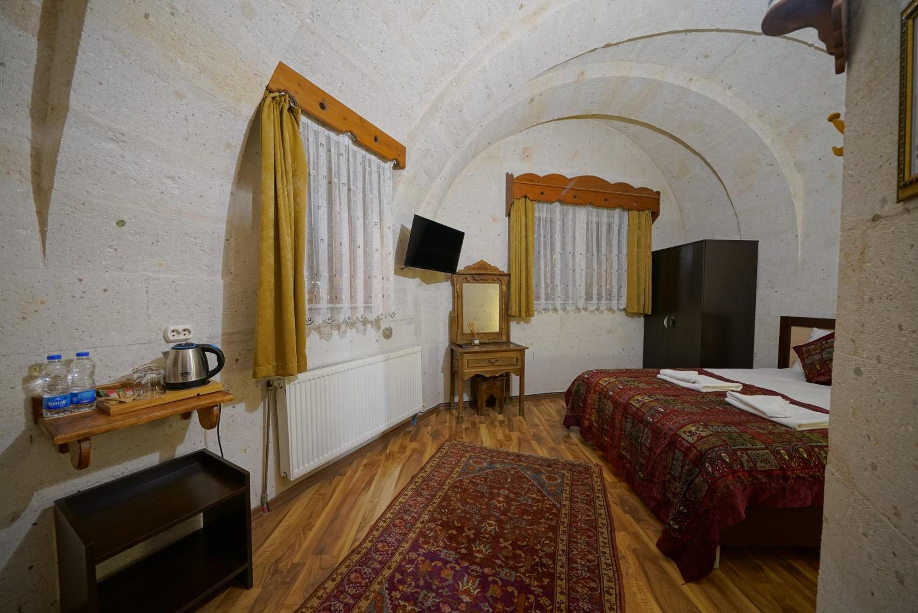 Arch Palace - Image 115