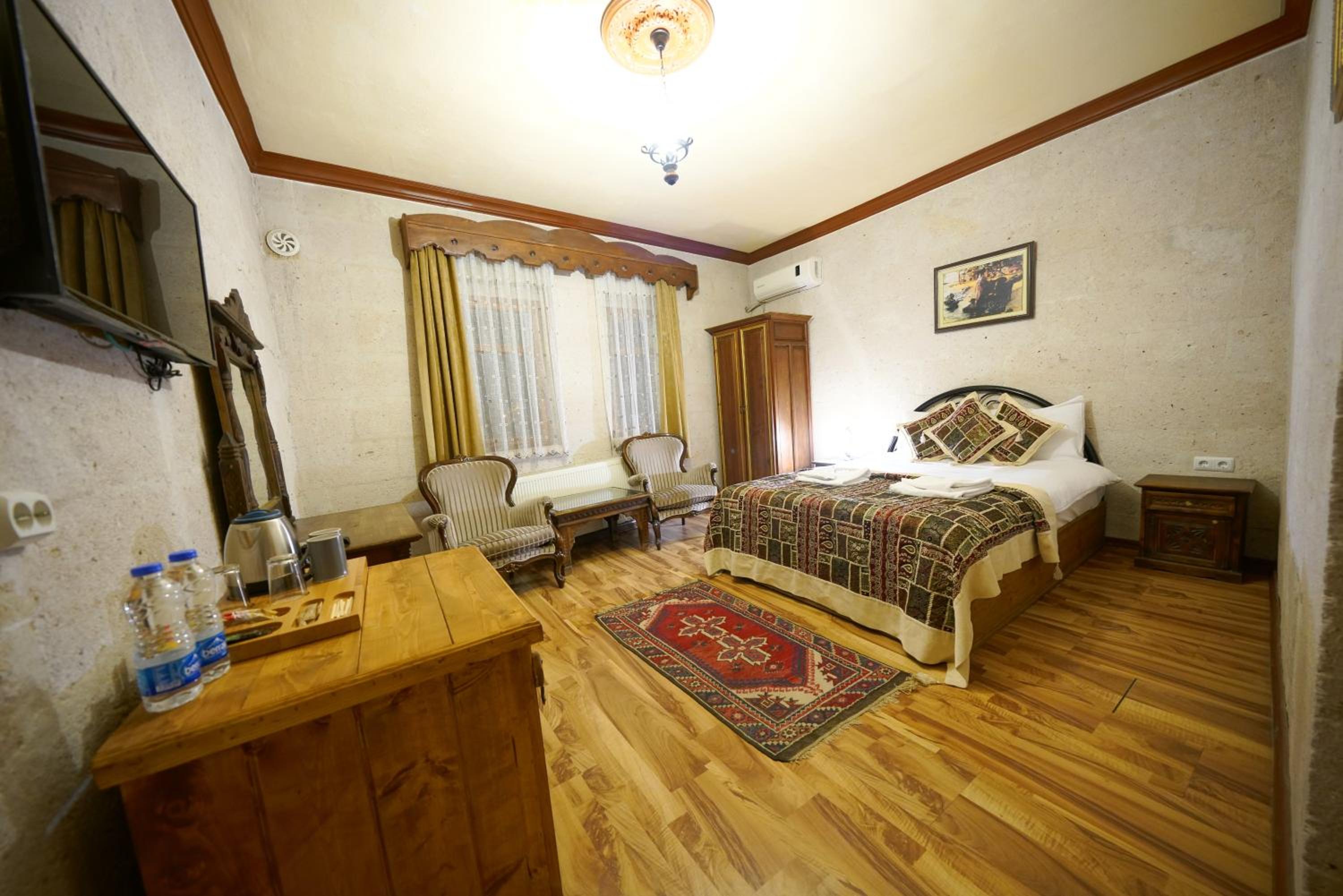 Arch Palace - Image 29