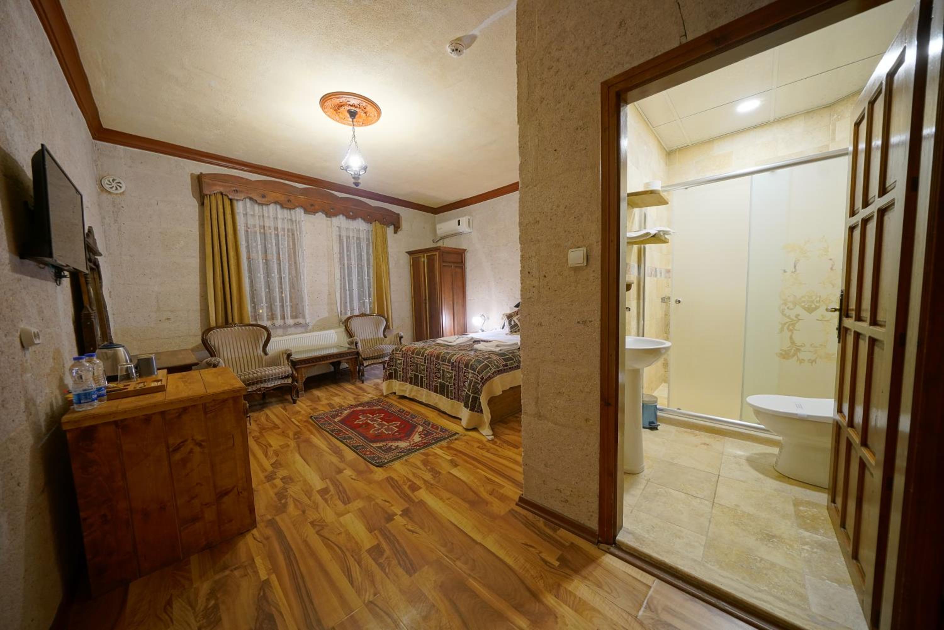 Arch Palace - Image 28