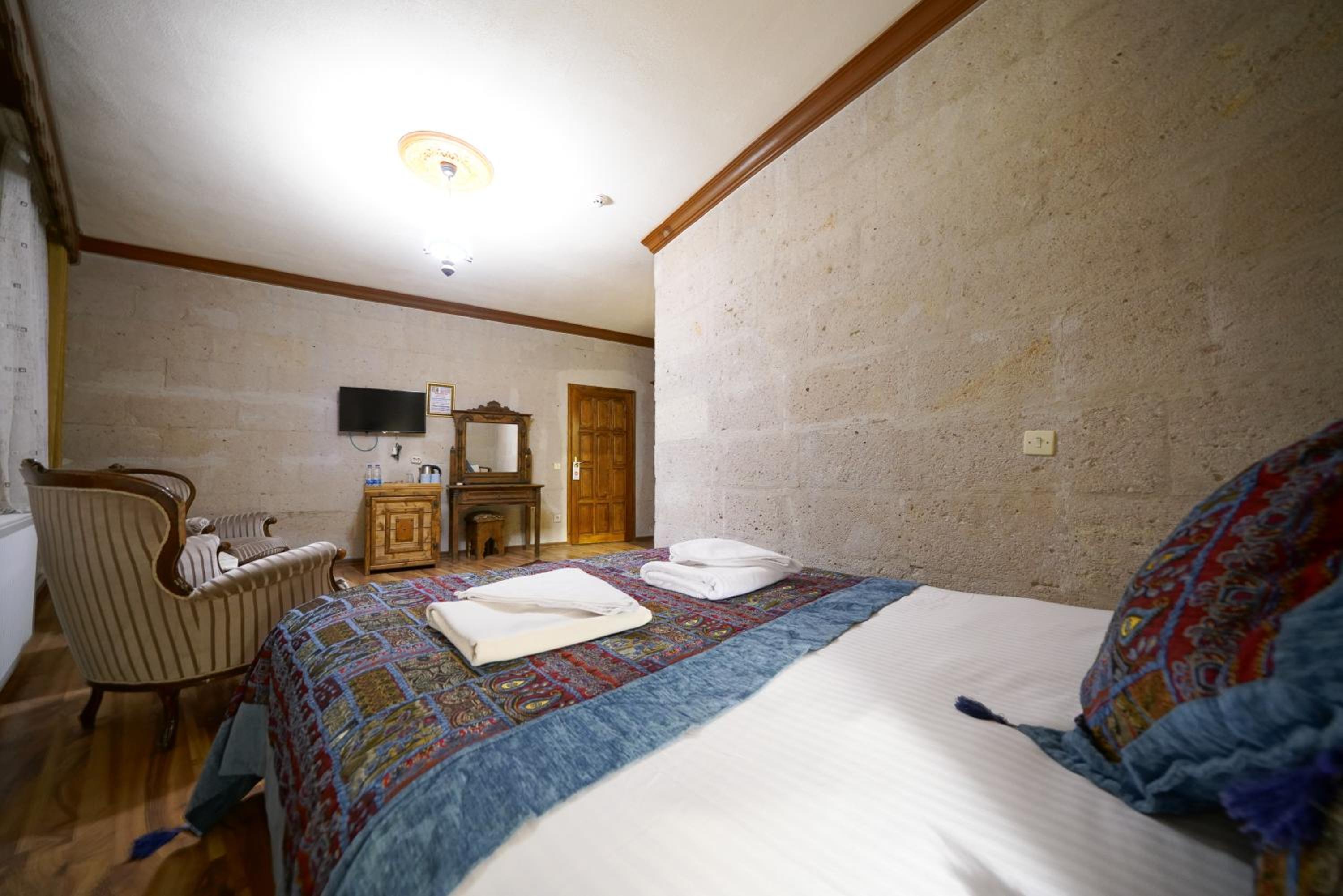 Arch Palace - Image 34