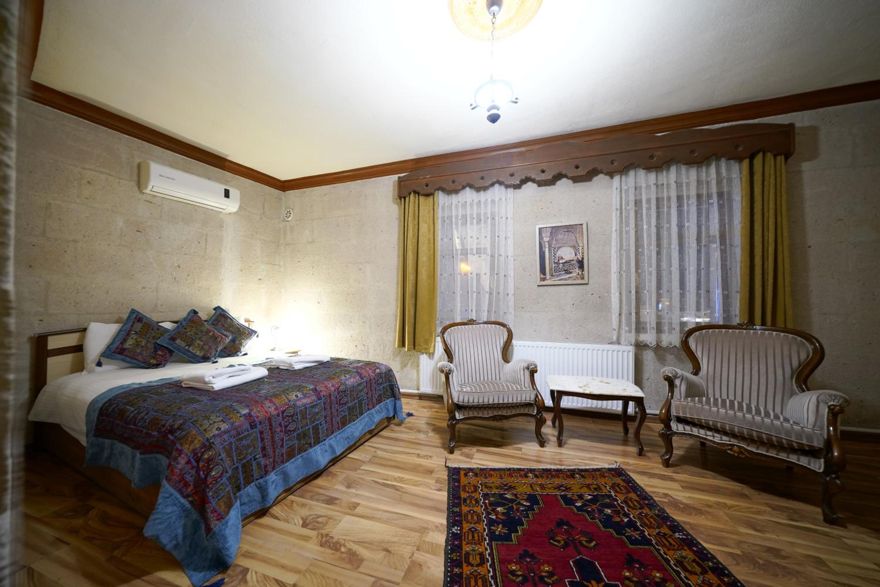 Arch Palace - Image 134