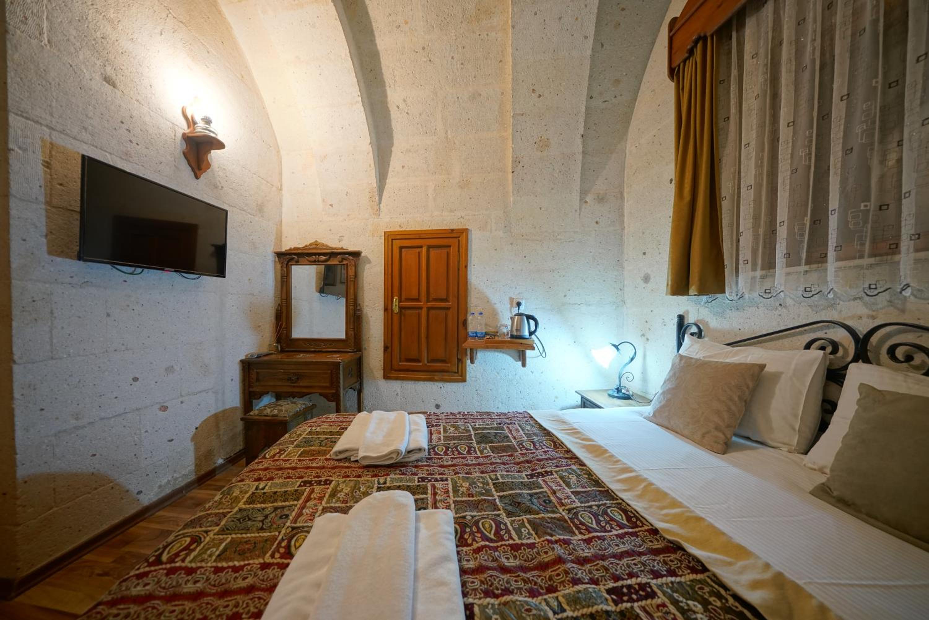 Arch Palace - Image 41