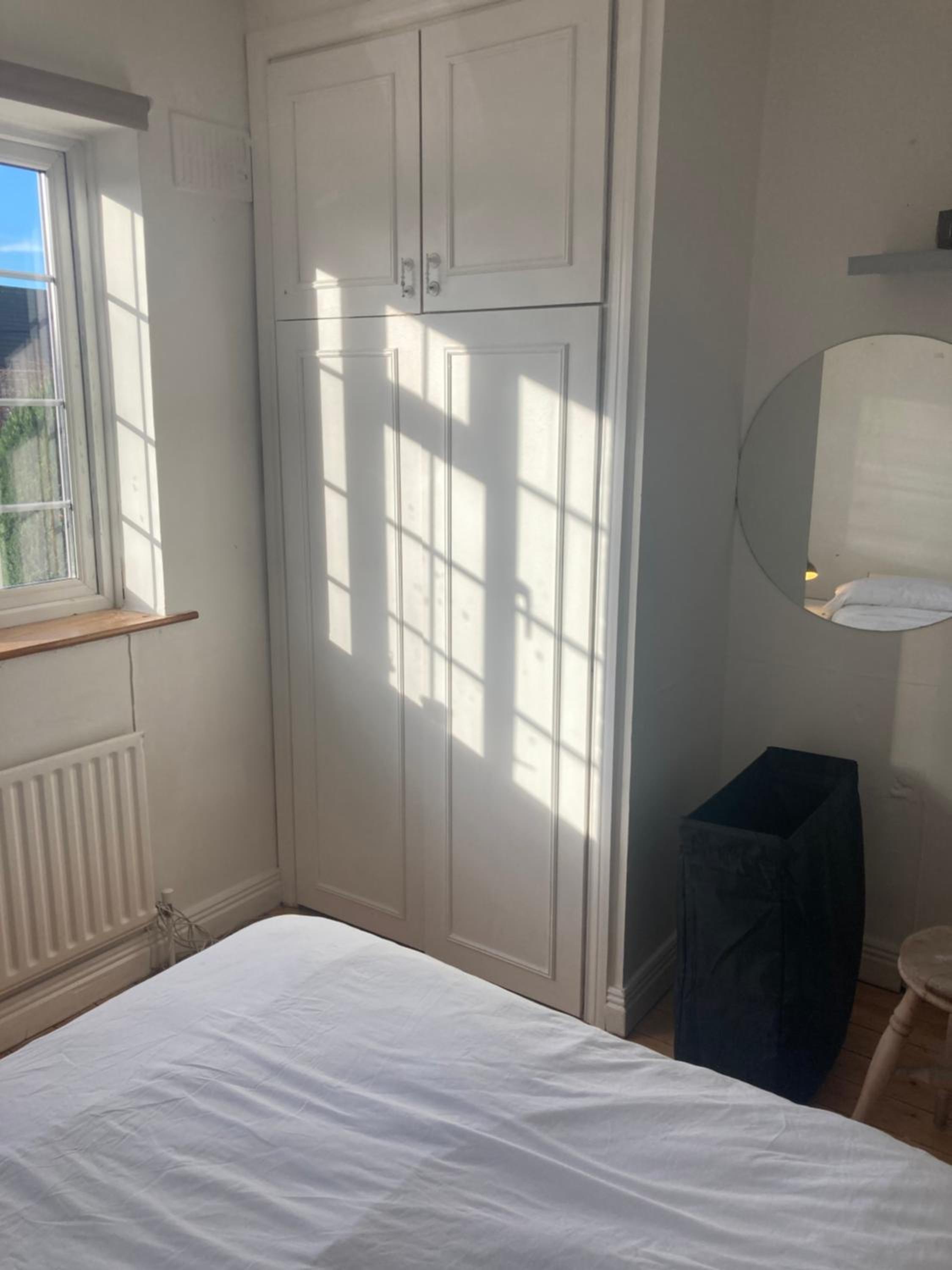 Entire Terraced two story redbrick house with parking in secluded cul de sac