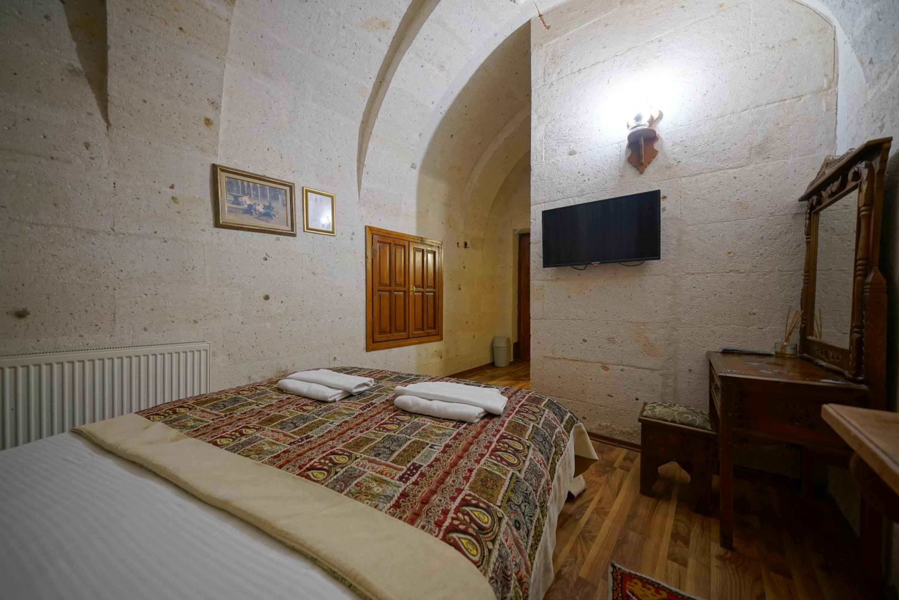 Arch Palace - Image 42