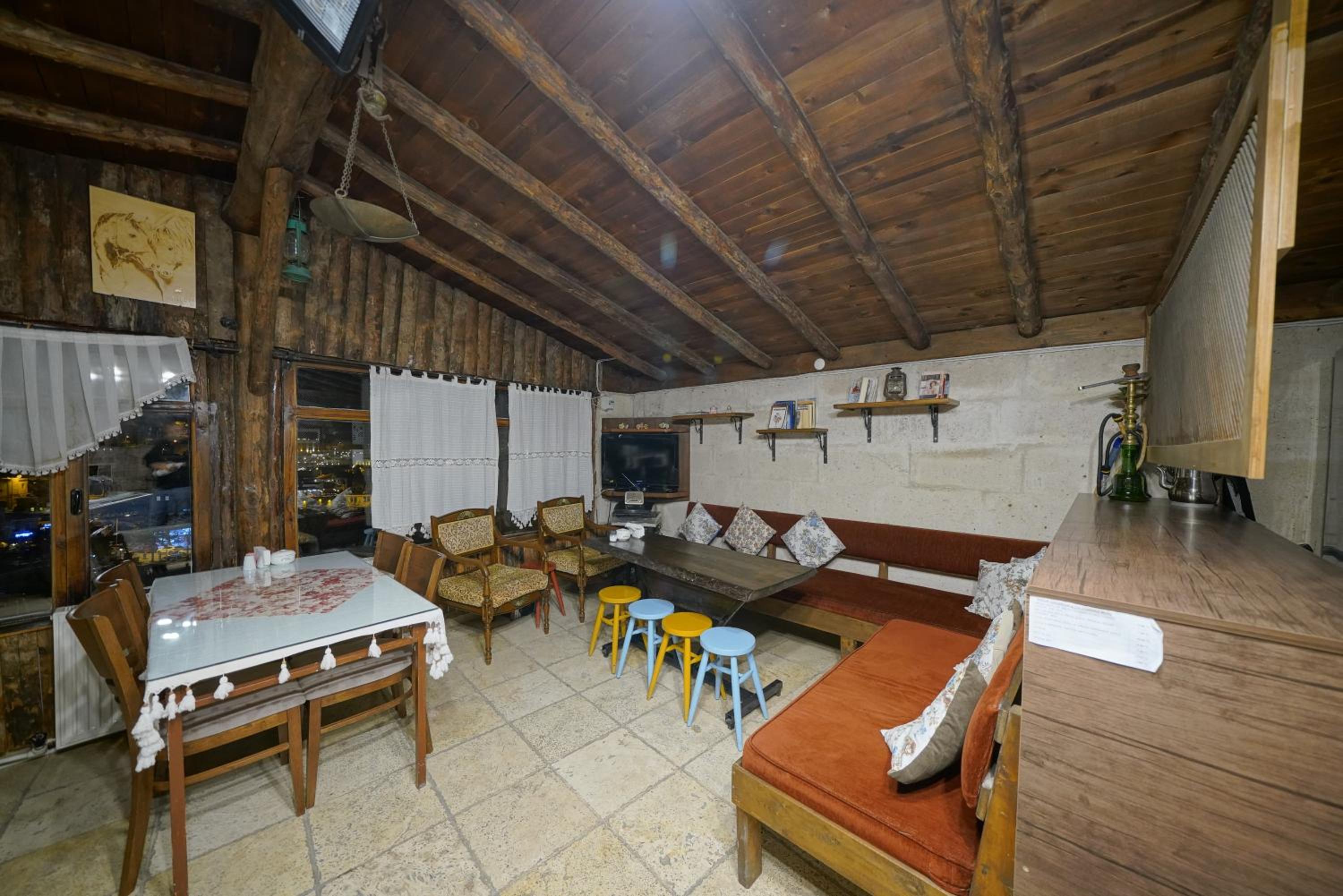 Arch Palace - Image 122