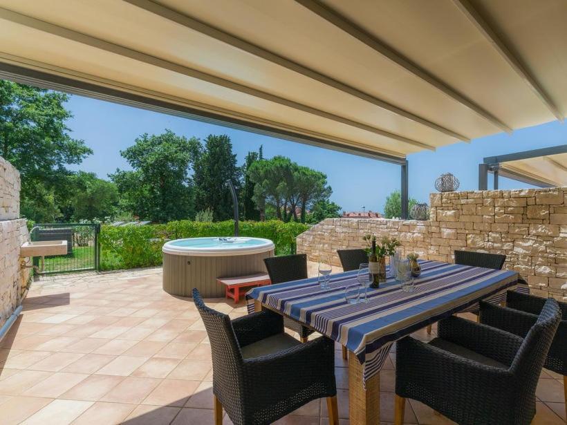 Villa Bobos place with Jacuzzi 46E view 4